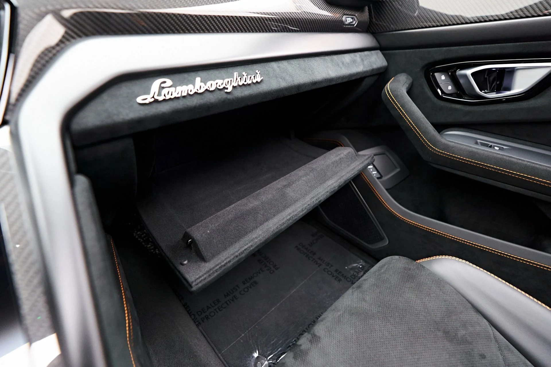 mph086_3827359566_Used_2023_Lamborghini_Urus_Performante_1753490590_ca43f4405a