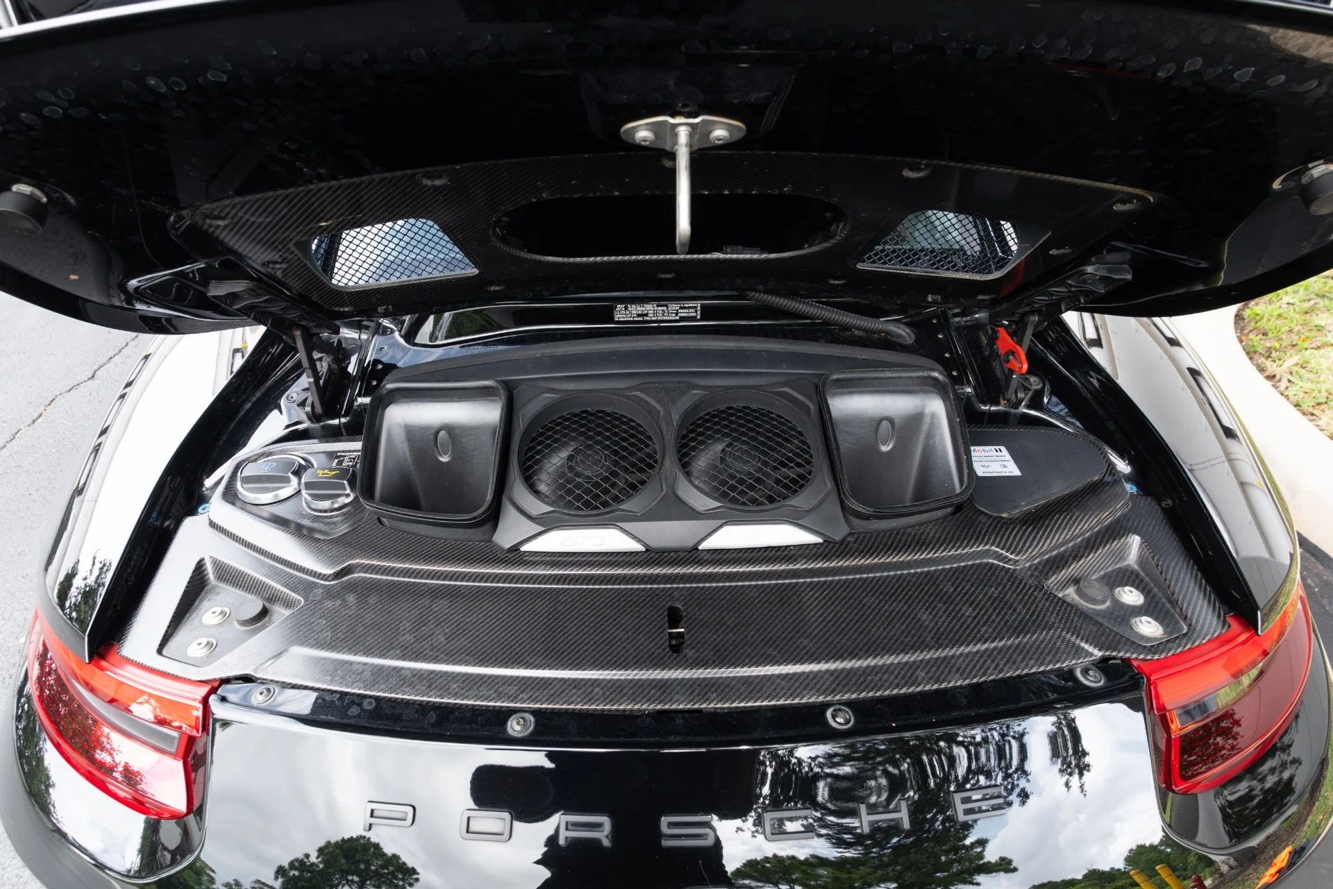 mph086_384104619_Used_2018_Porsche_911_GT_3_1780452373_3ffea6263a