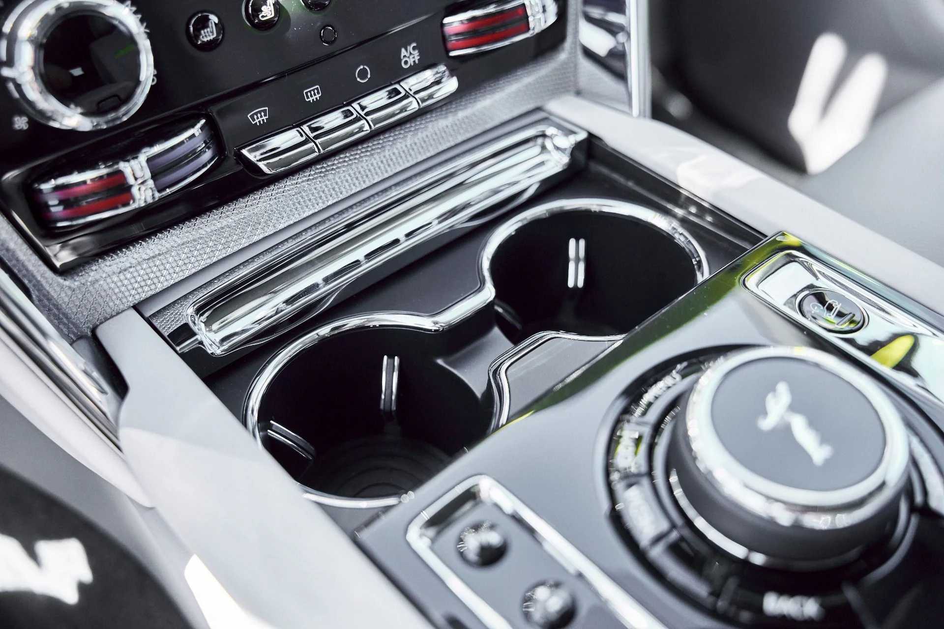 mph086_3992518842_Used_2024_Rolls_Royce_Cullinan_Base_1773162700_45346a9fa8