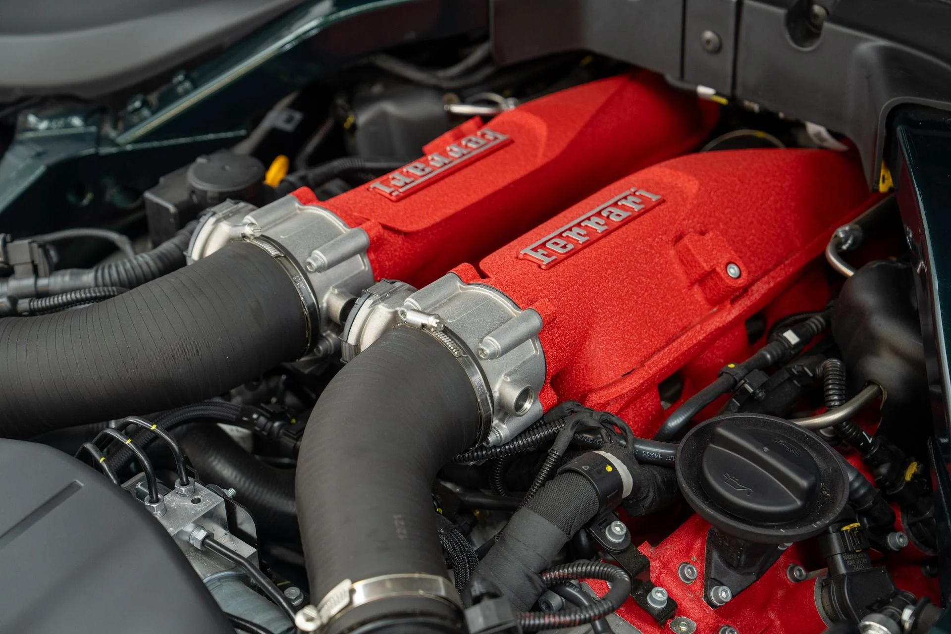 mph086_4006582040_Used_2022_Ferrari_Roma_1772575265_5d6818ae11