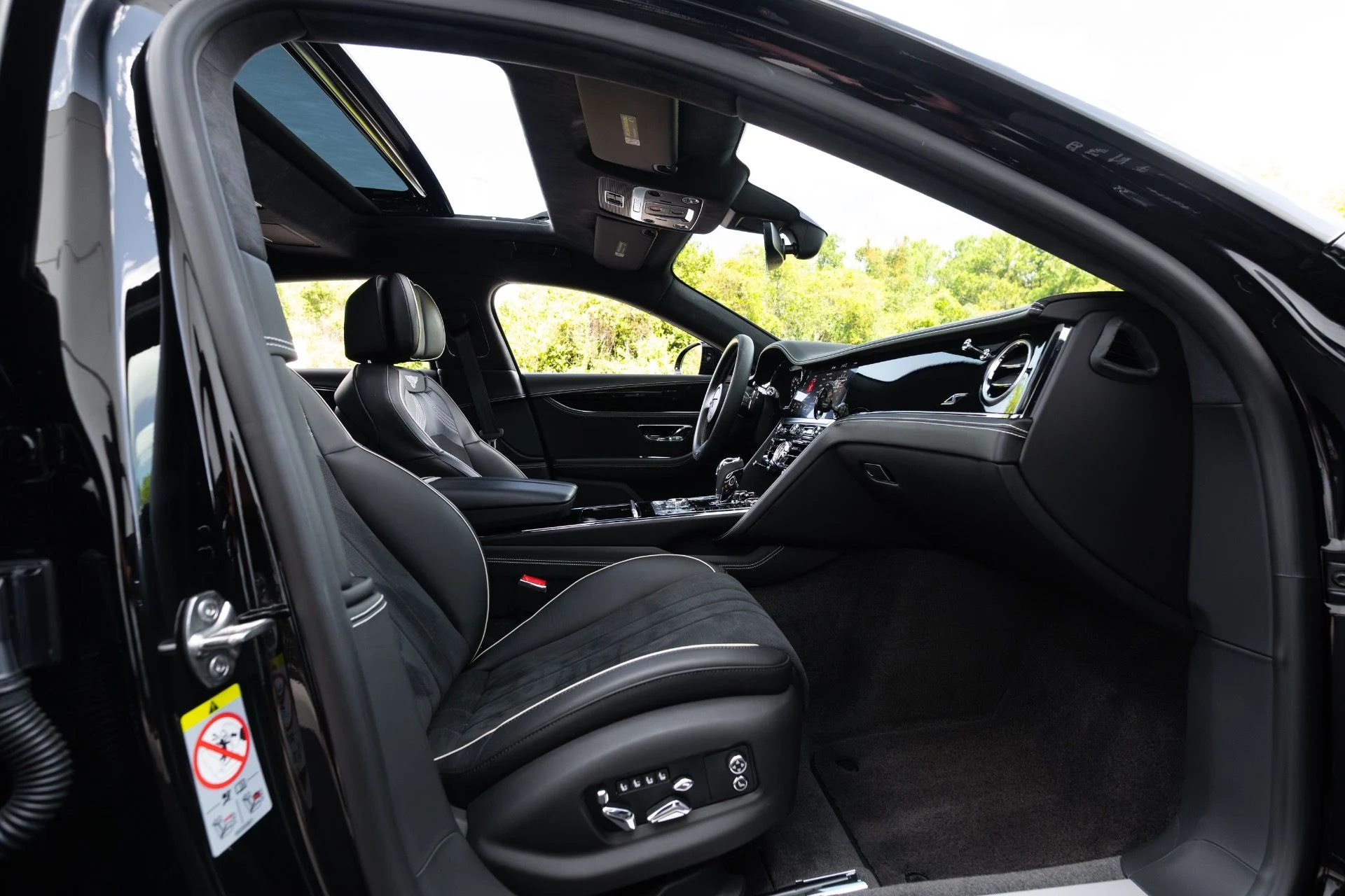 mph086_4031922789_Used_2023_Bentley_Flying_Spur_S_V8_1778782784_ebf3ff7119