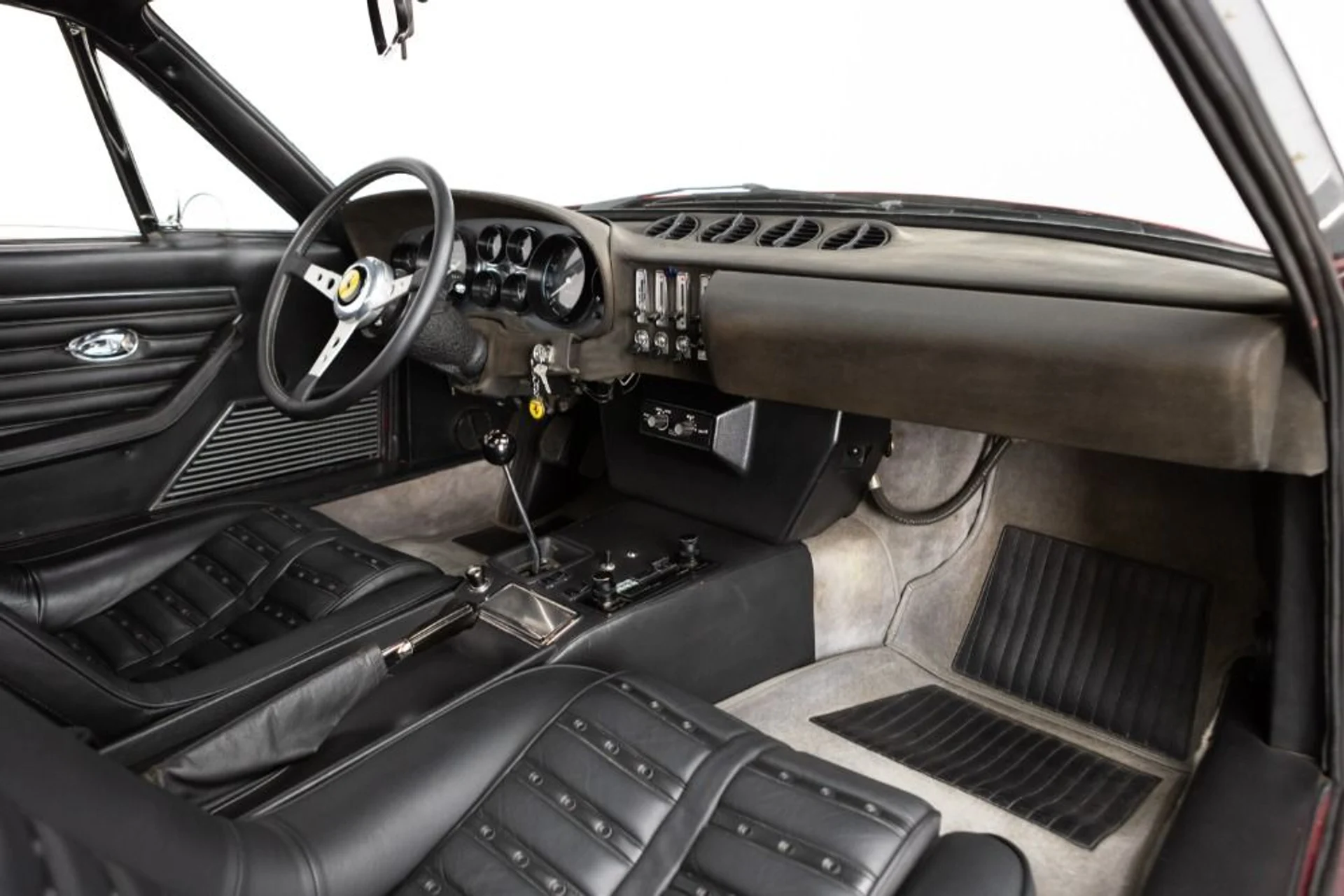 mph086_4076066157_Used_1971_Ferrari_365_GTB_4_911eabfd4a