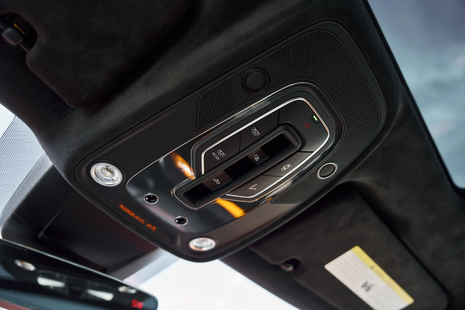 mph086_4198599261_Used_2024_Lamborghini_Urus_S_1768962020_3d84182687