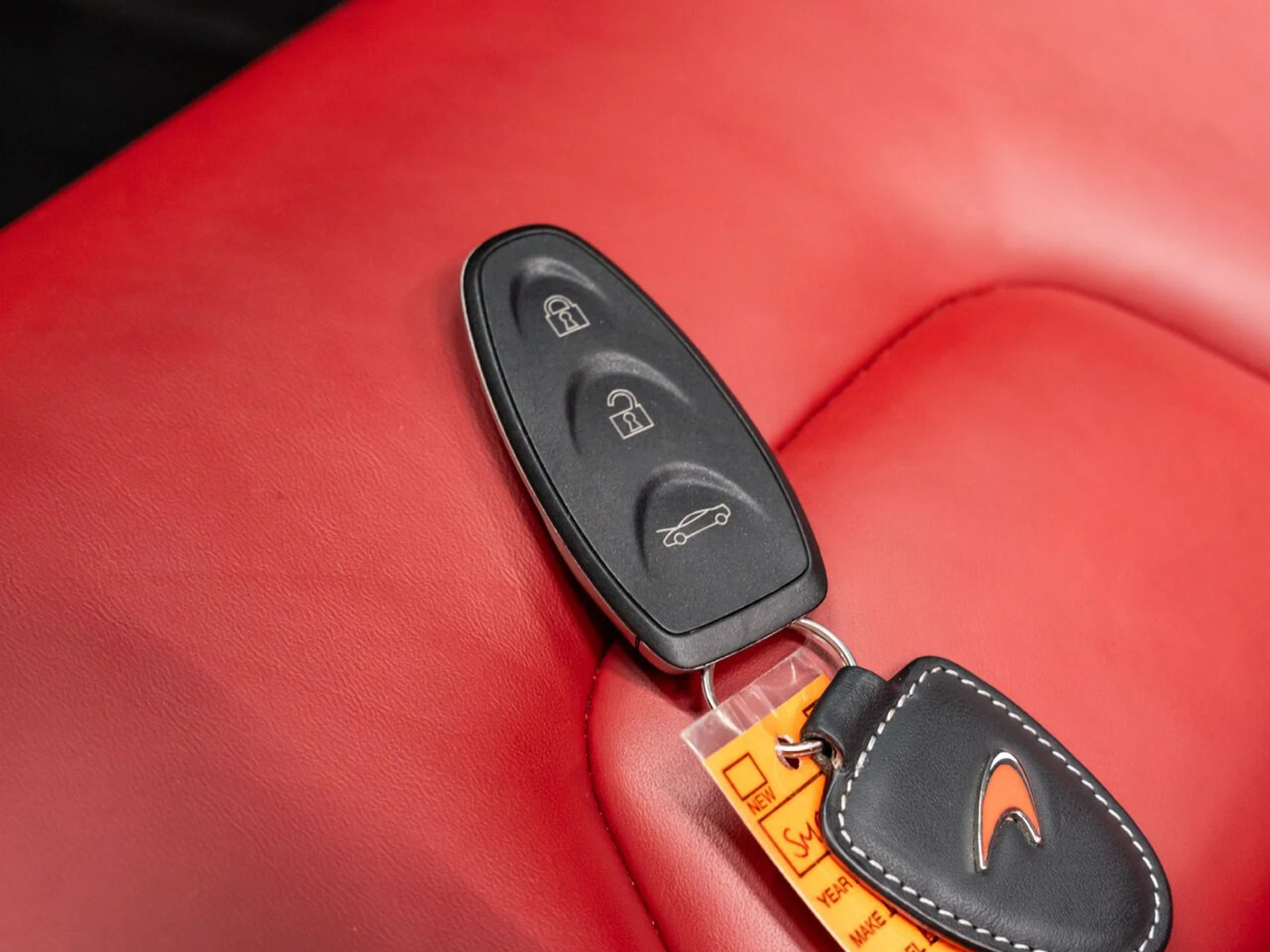 mph086_482845487_mclaren_650s_2015_994f021848