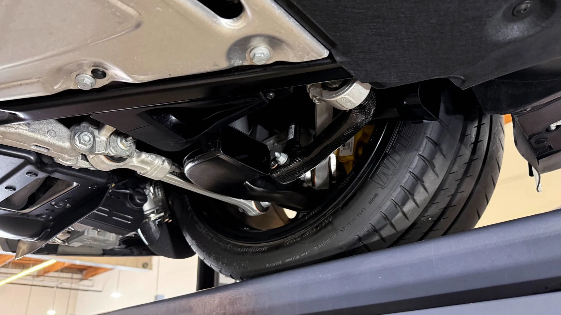 mph086_582156112_Used_2018_Porsche_911_GT_2_RS_1762388141_0011001fbe