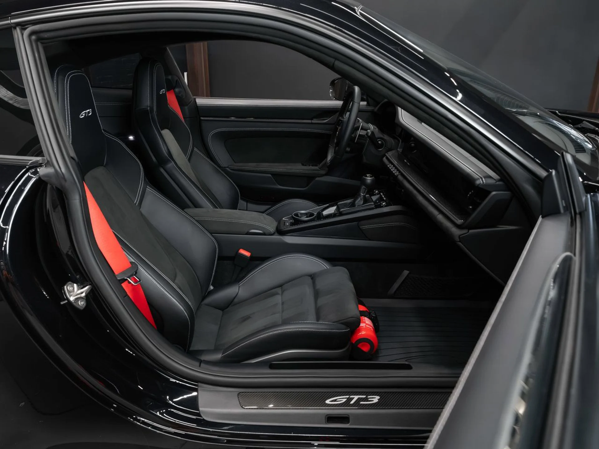 mph086_706675548_porsche_911_2022_691c0cddc5