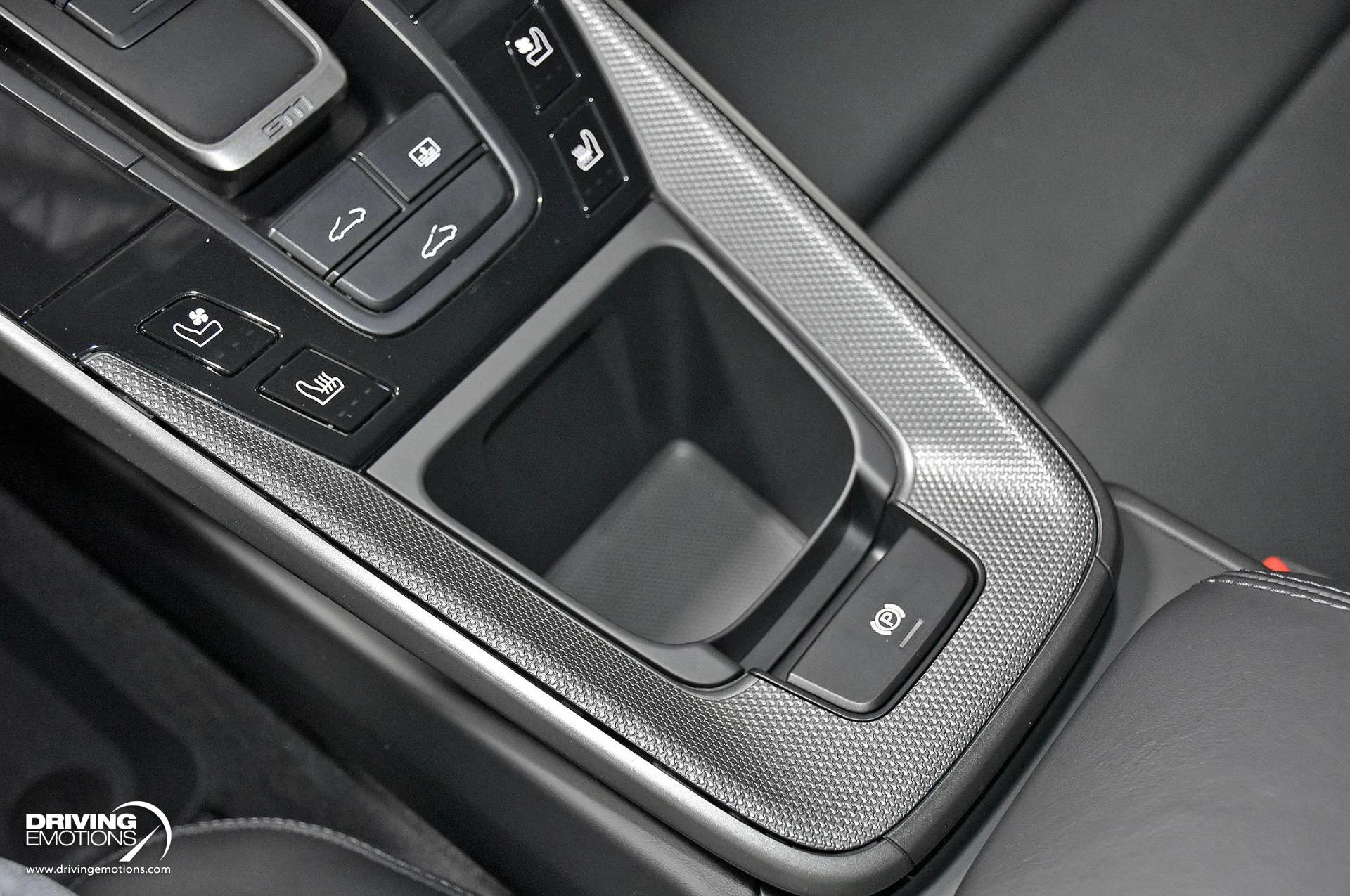 mph086_74538503_865_p87_l_0b94b37a6c