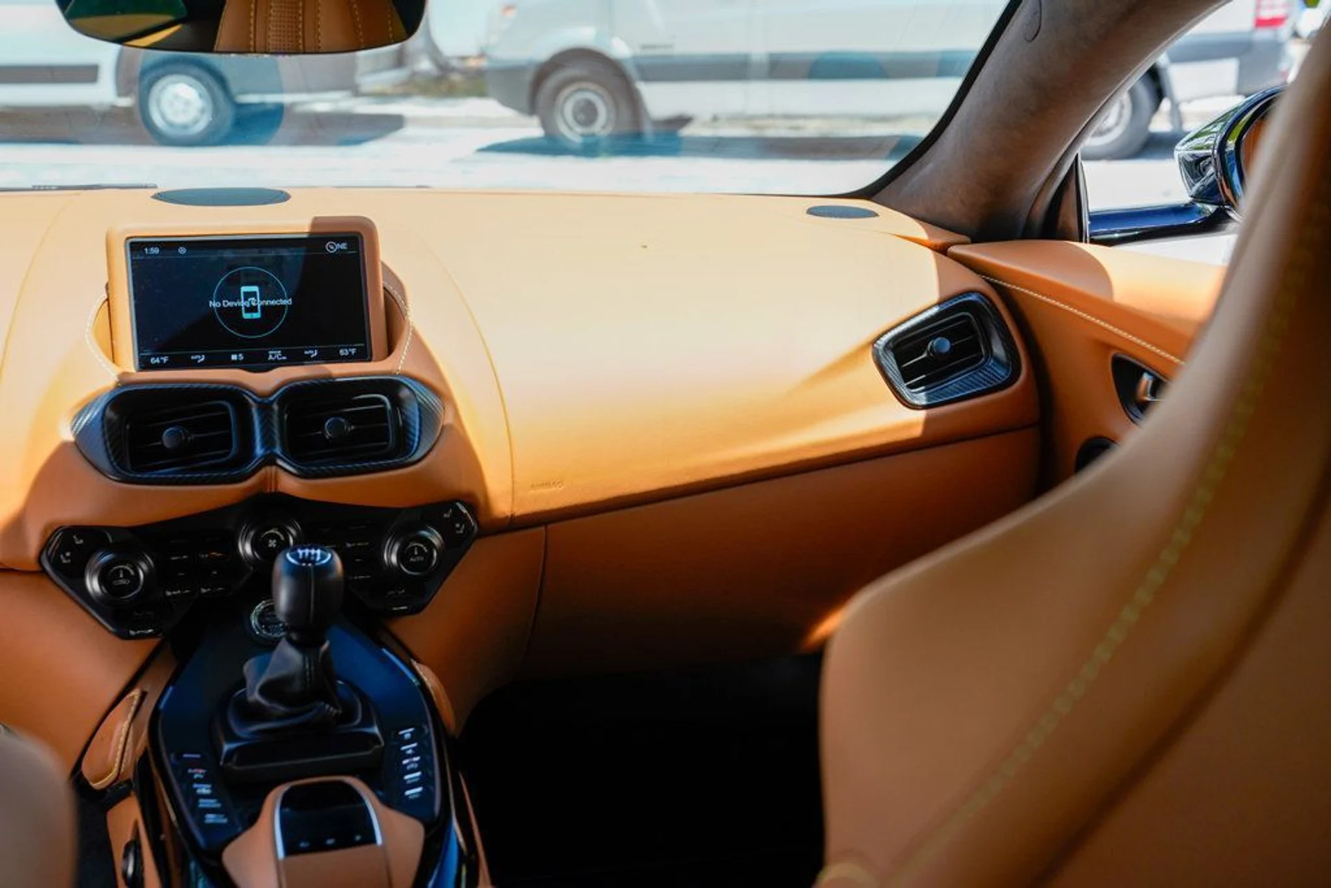 mph086_81581657_used_2021_aston_martin_vantage_coupemanual_14354_22900621_87_1024_114b741147