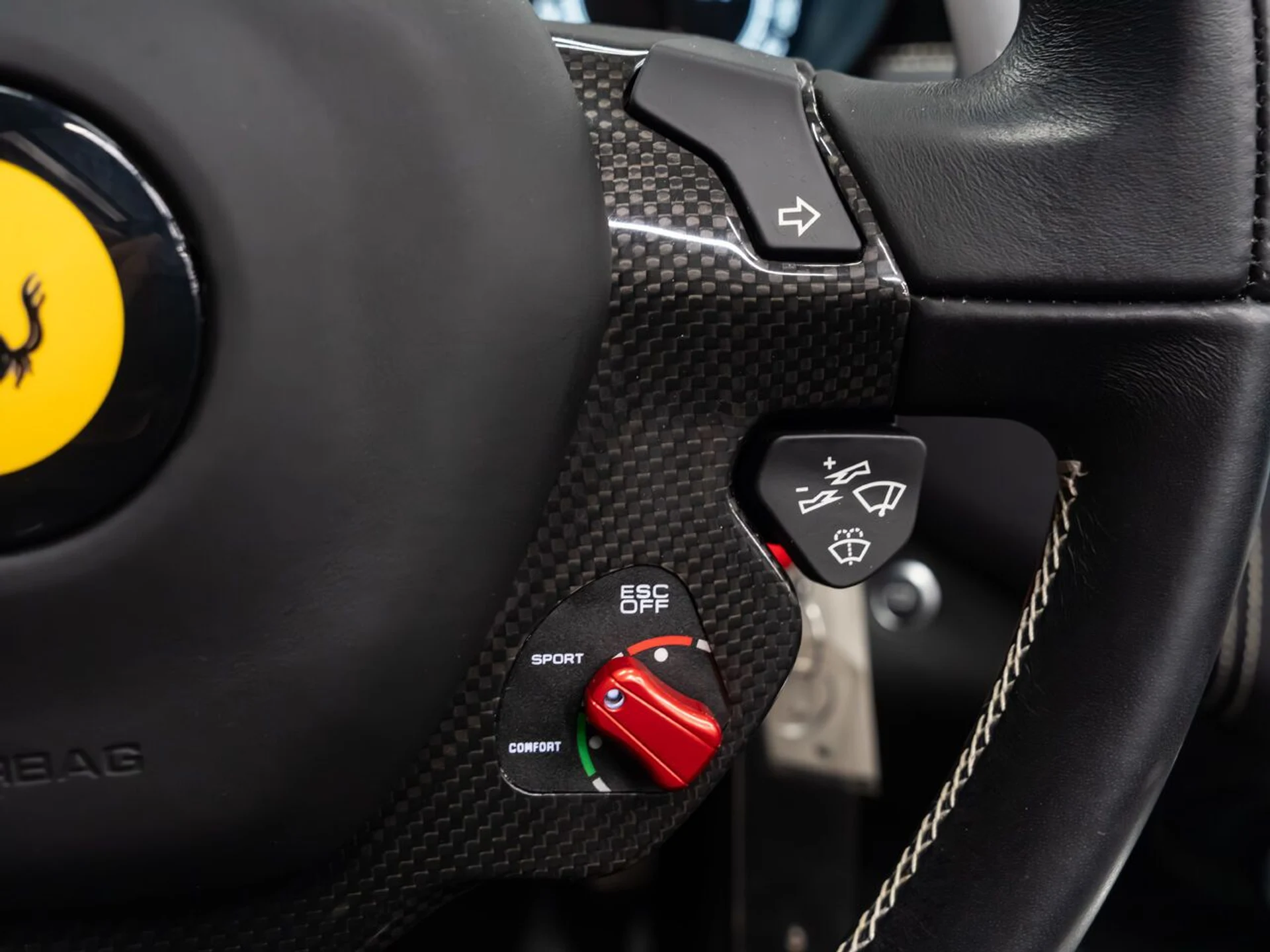 mph086_970288481_ferrari_california_2015_617d2f413d
