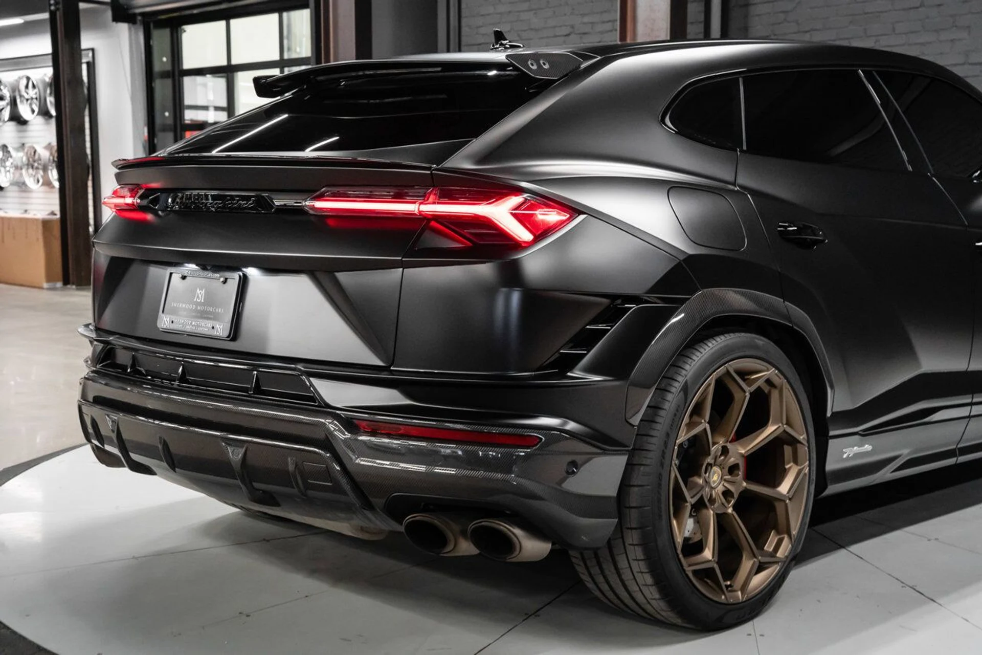 mph087_1185002548_lamborghini_urus_2023_3f46cc7841