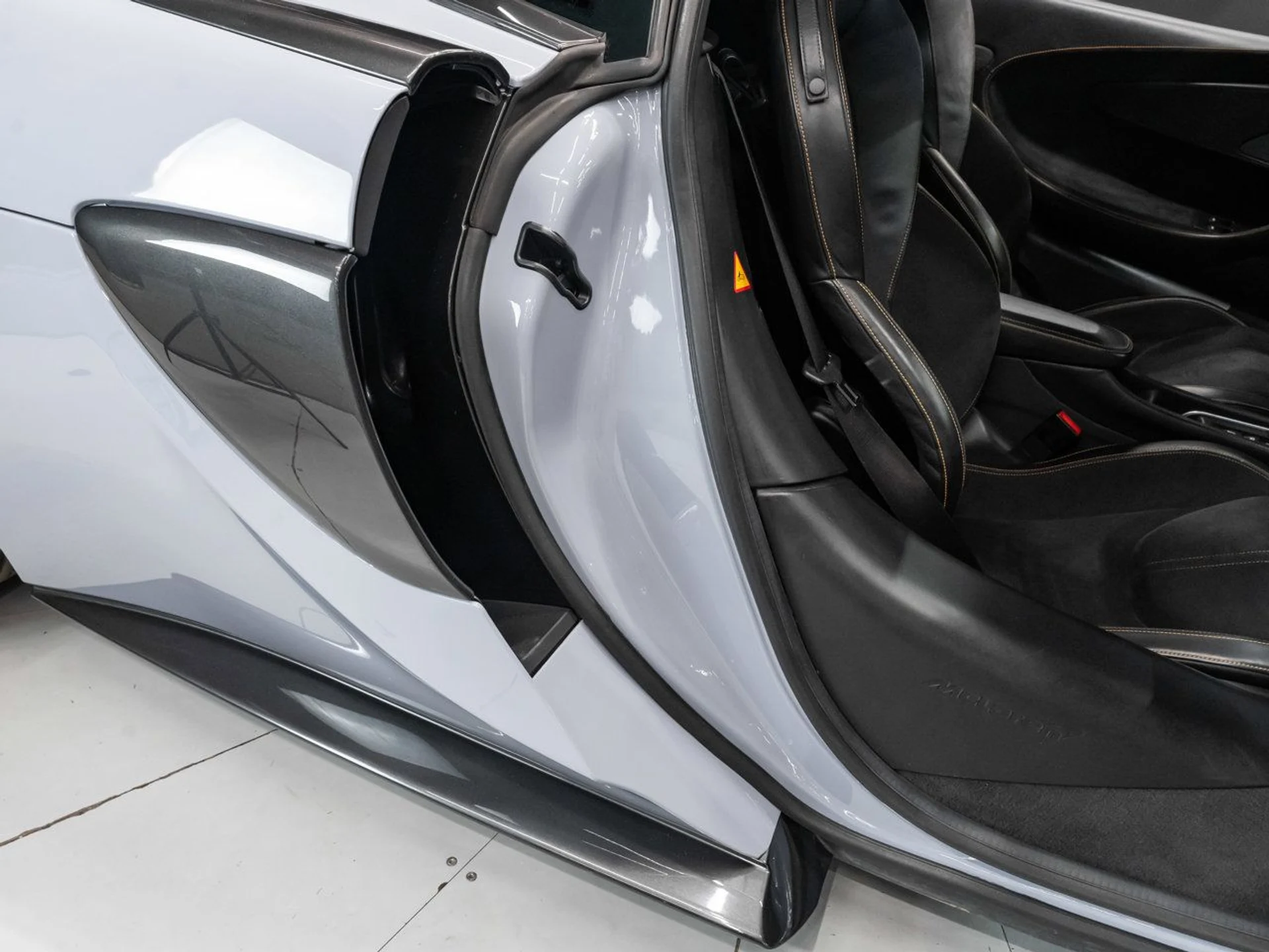 mph087_121569157_mclaren_570s_2017_5d6b25bd68