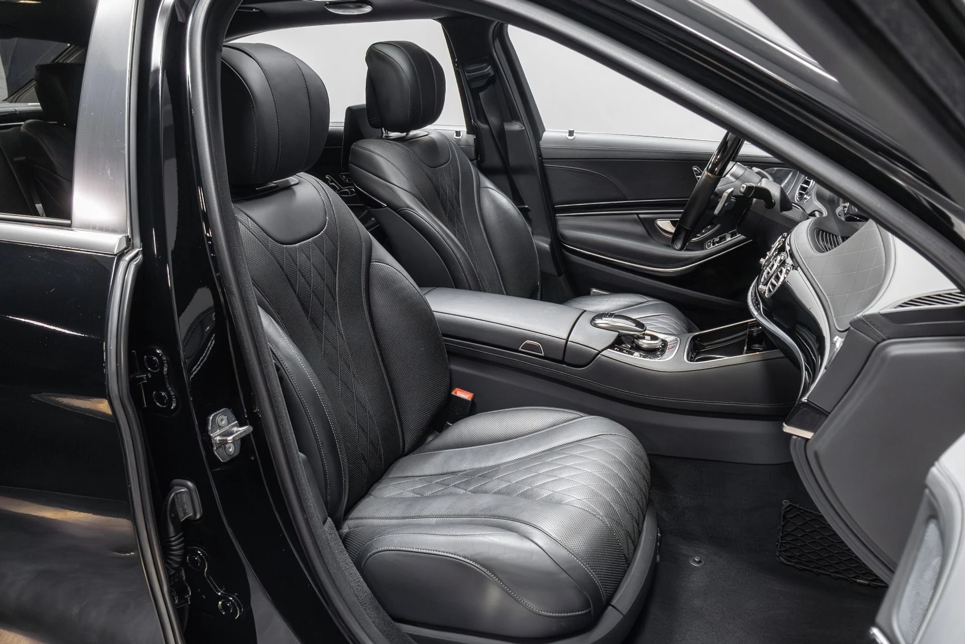 mph087_1317988219_Used_2019_Mercedes_Benz_S_Class_Maybach_S_650_1763220907_c797b6ae93