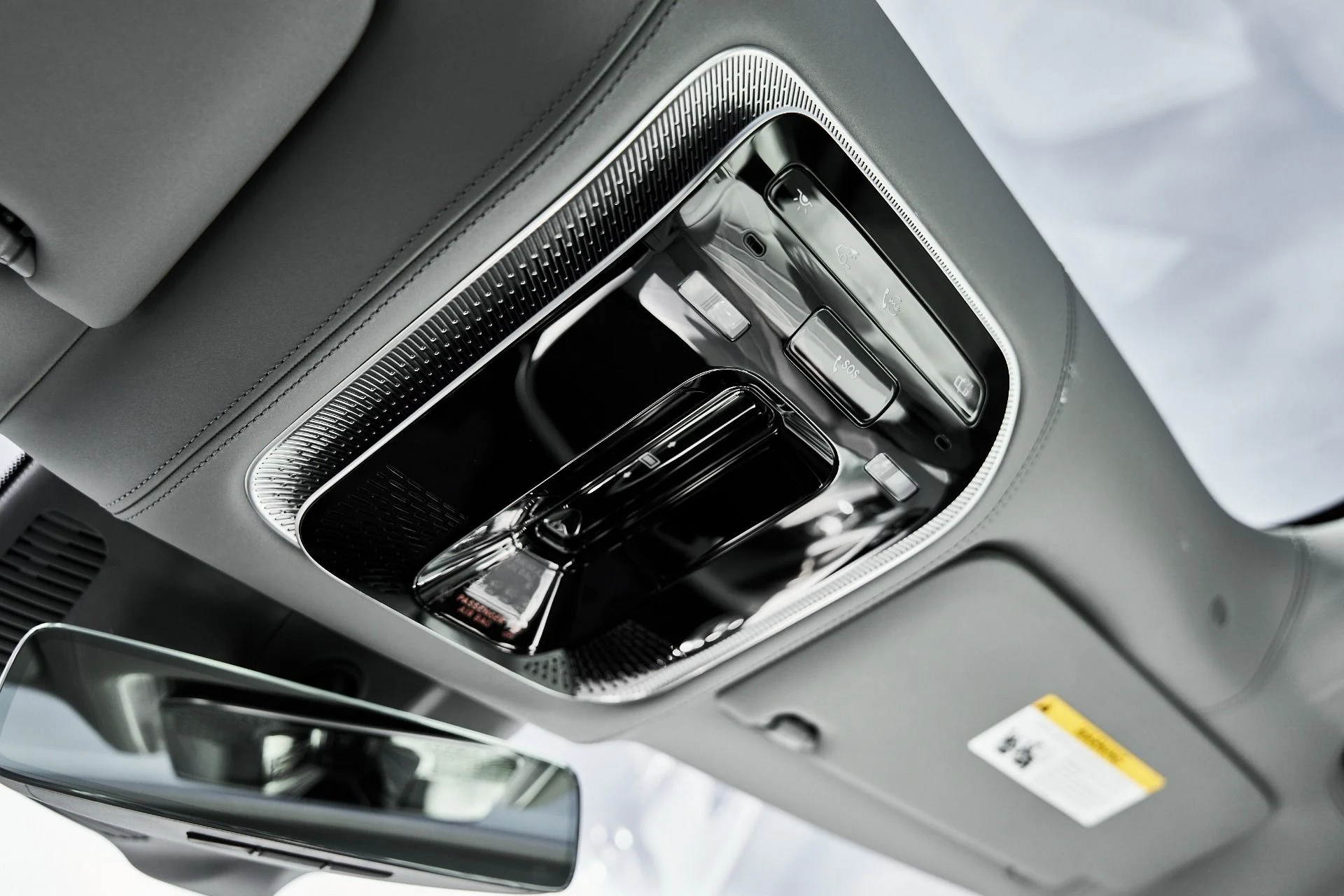 mph087_1325476130_Used_2024_Mercedes_Benz_EQS_Maybach_EQS_680_1774575317_dd1a02a0bf