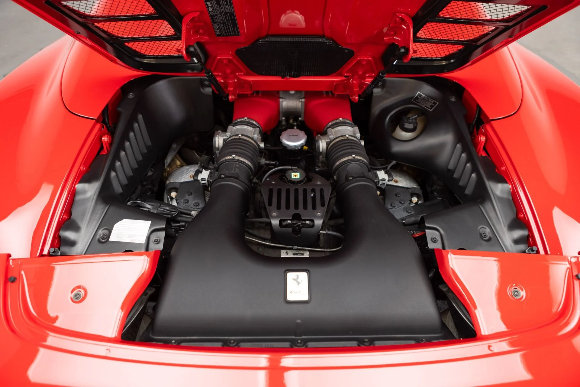 mph087_1559016847_Used_2014_Ferrari_458_Spider_1781623433_f5212a26d5