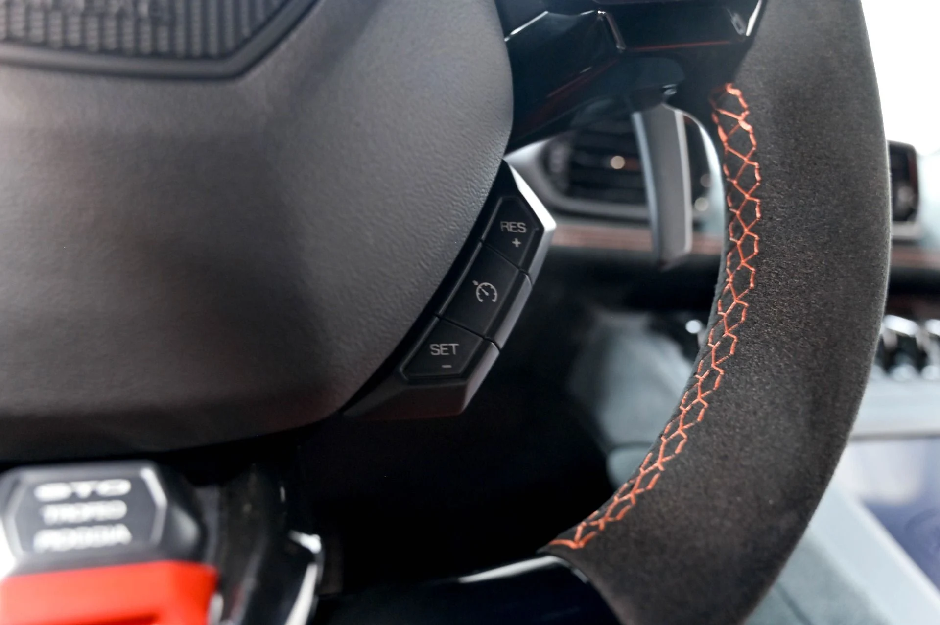 mph087_1870681491_Used_2023_Lamborghini_Huracan_STO_1782768591_49957ee8db