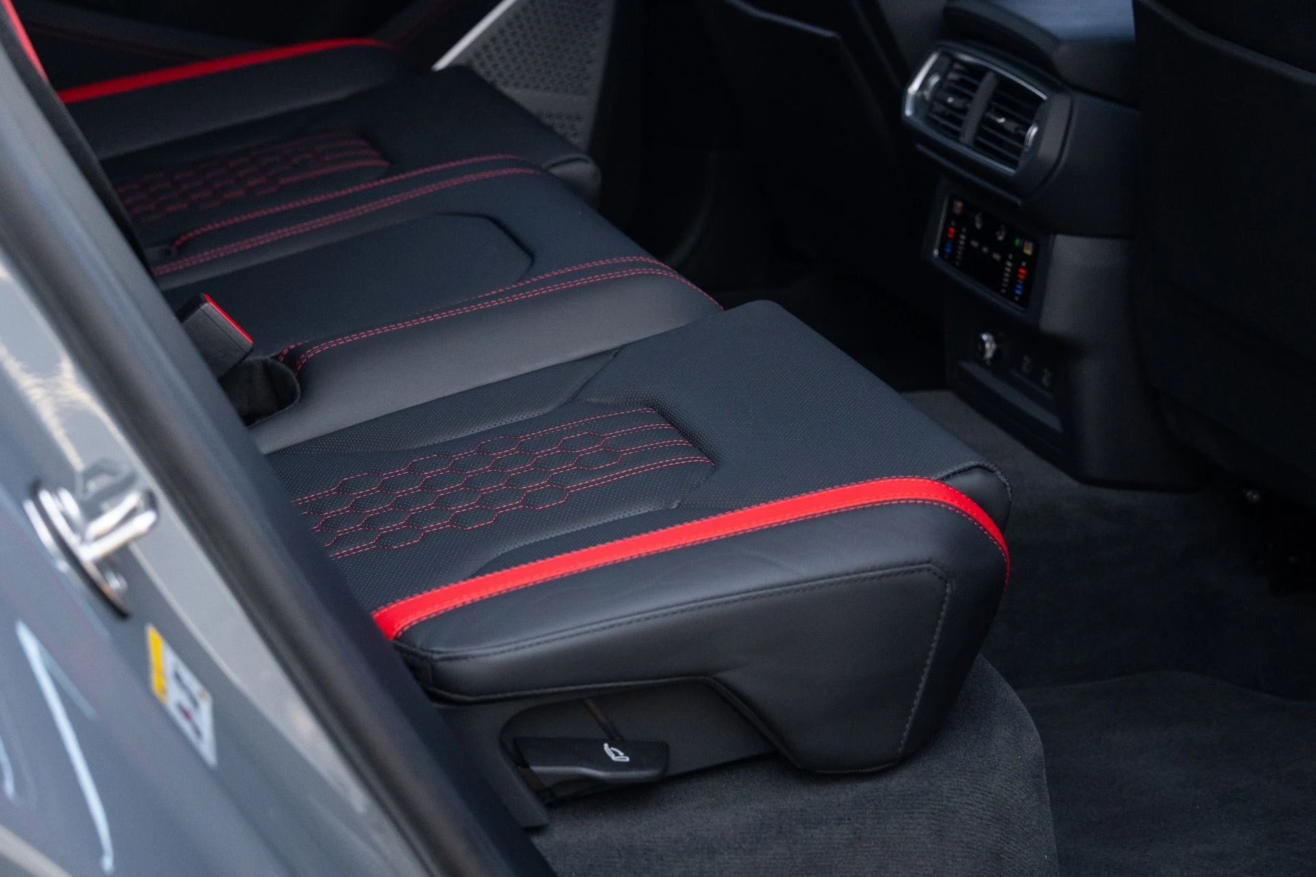mph087_1961730194_Used_2024_Lamborghini_Urus_S_1781216022_e4767e7120