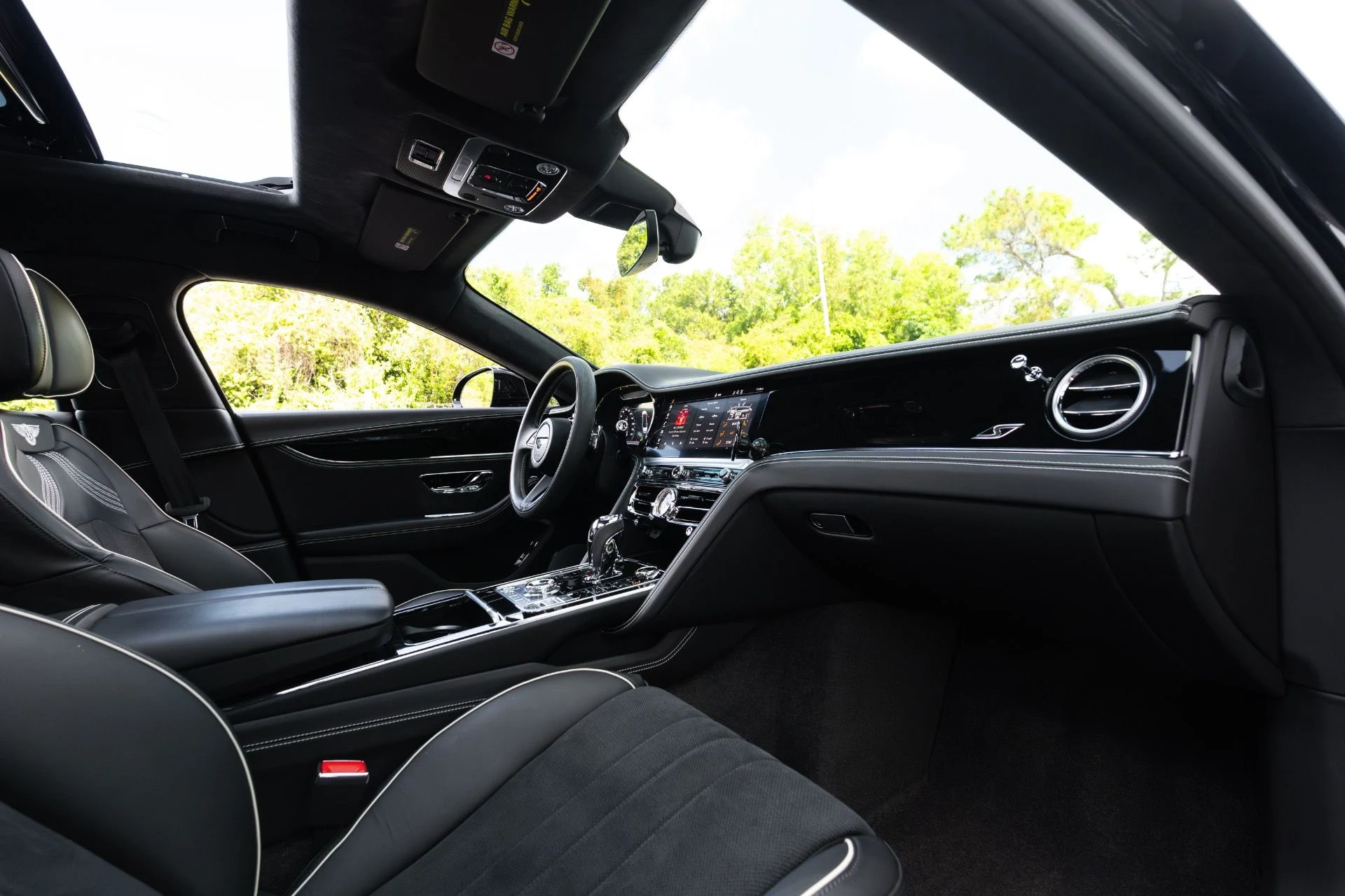 mph087_2149126052_Used_2023_Bentley_Flying_Spur_S_V8_1778782784_b94040acf4