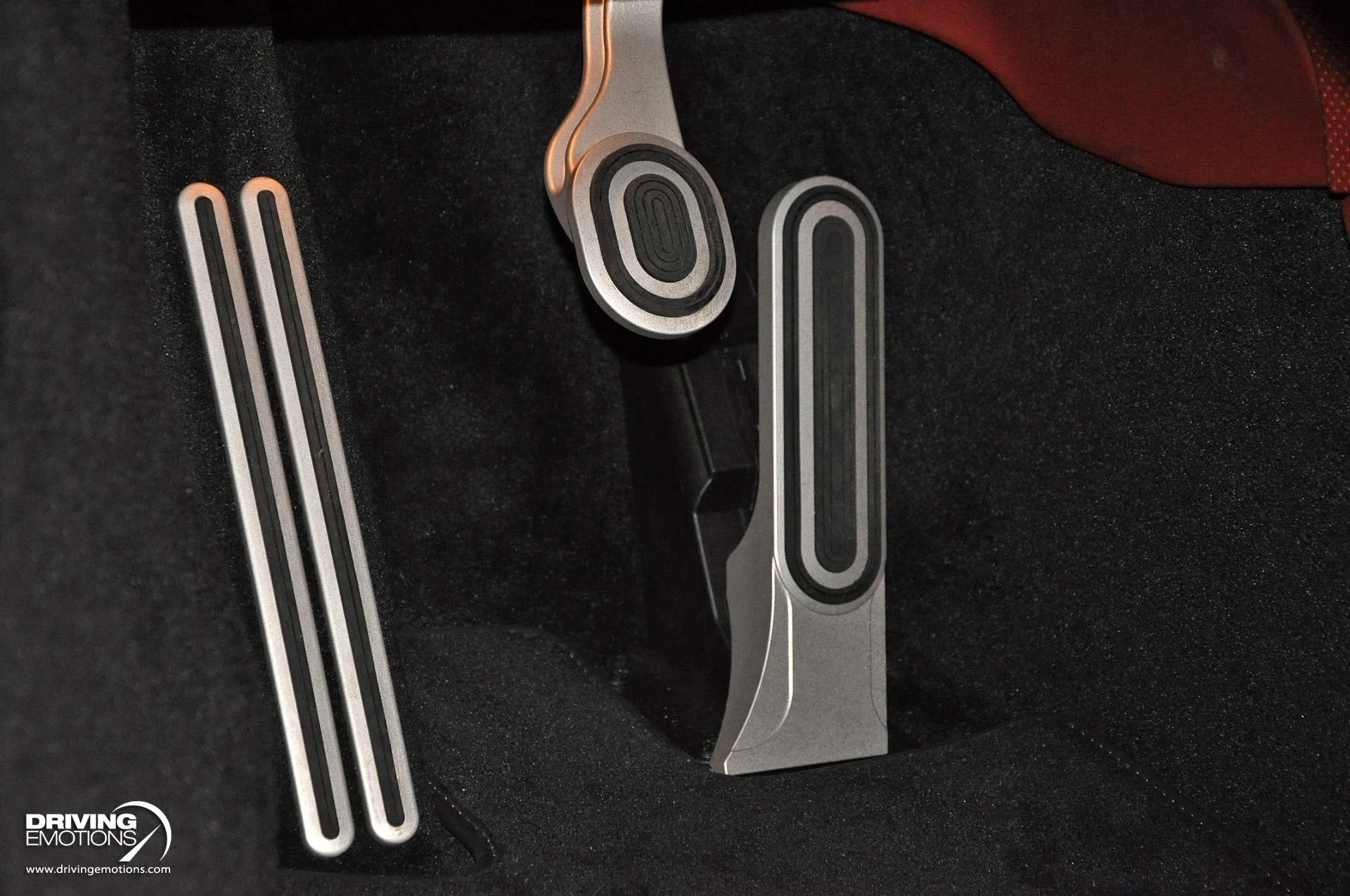 mph087_2370381915_479_p88_l_1819eaec5b