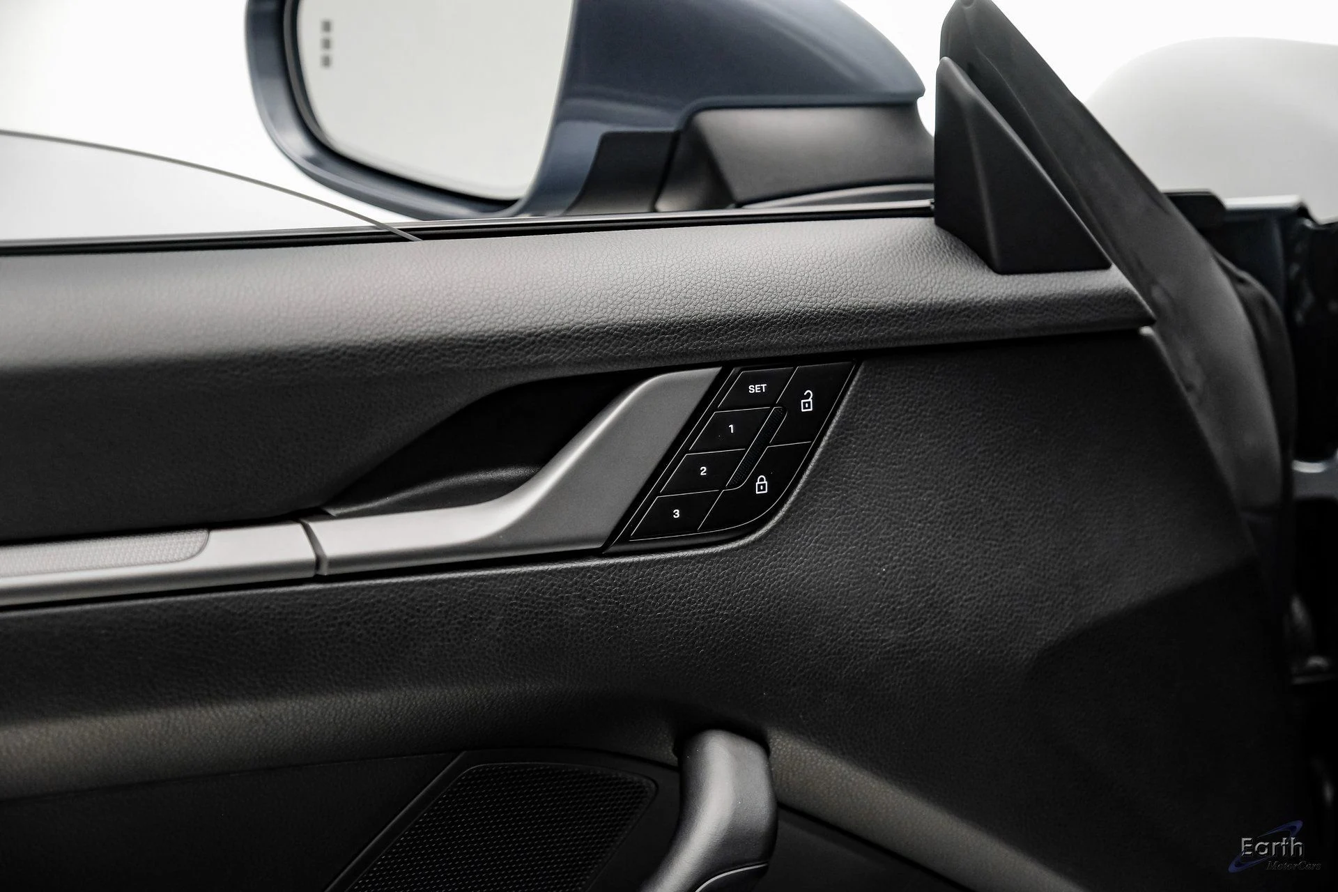 mph087_2381901206_05e722a4b845bc246b18af964dfbf6dcx_e22591c0b2