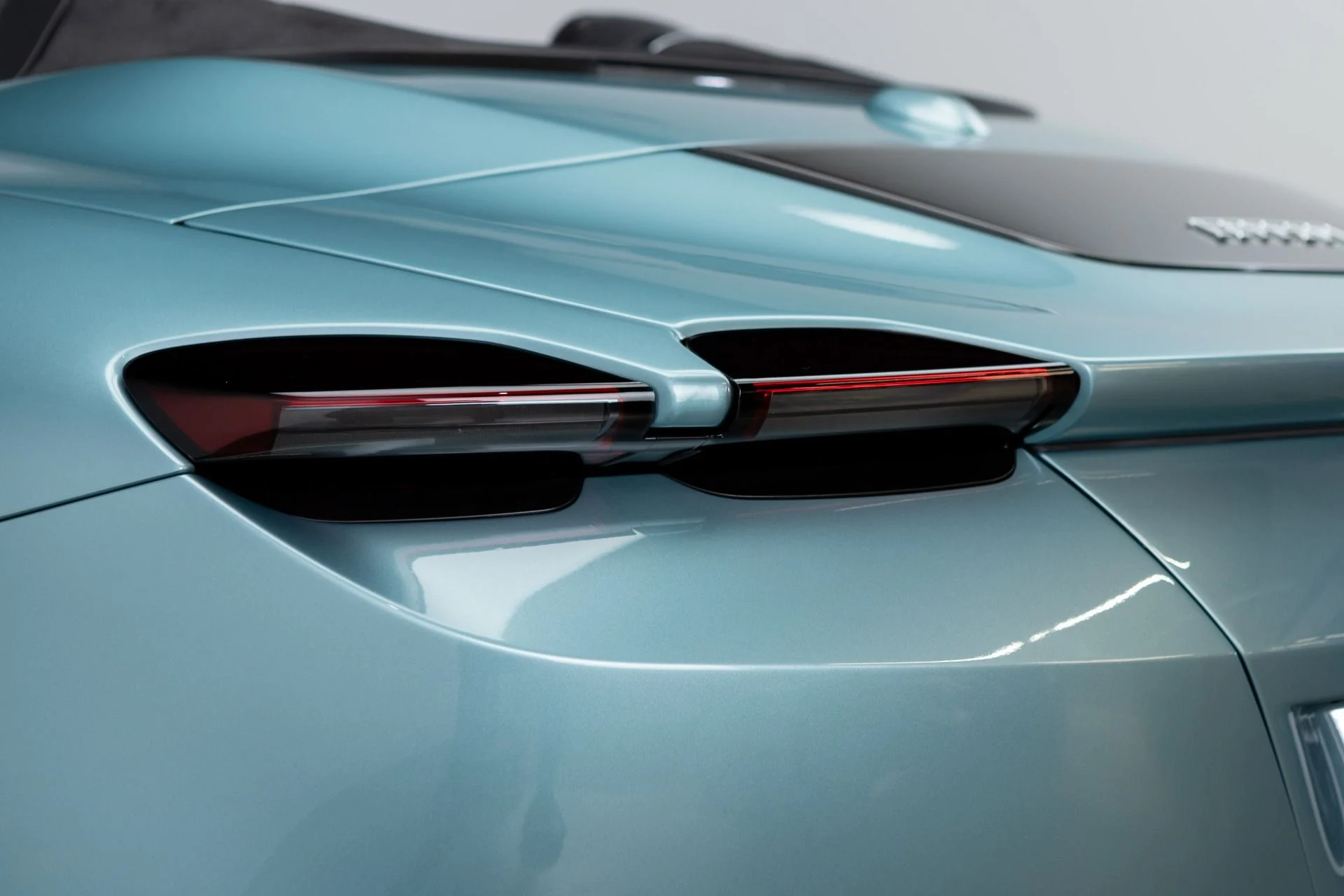 mph087_2411544766_Used_2024_Ferrari_Roma_Spider_1772564238_5f51d1e7c3