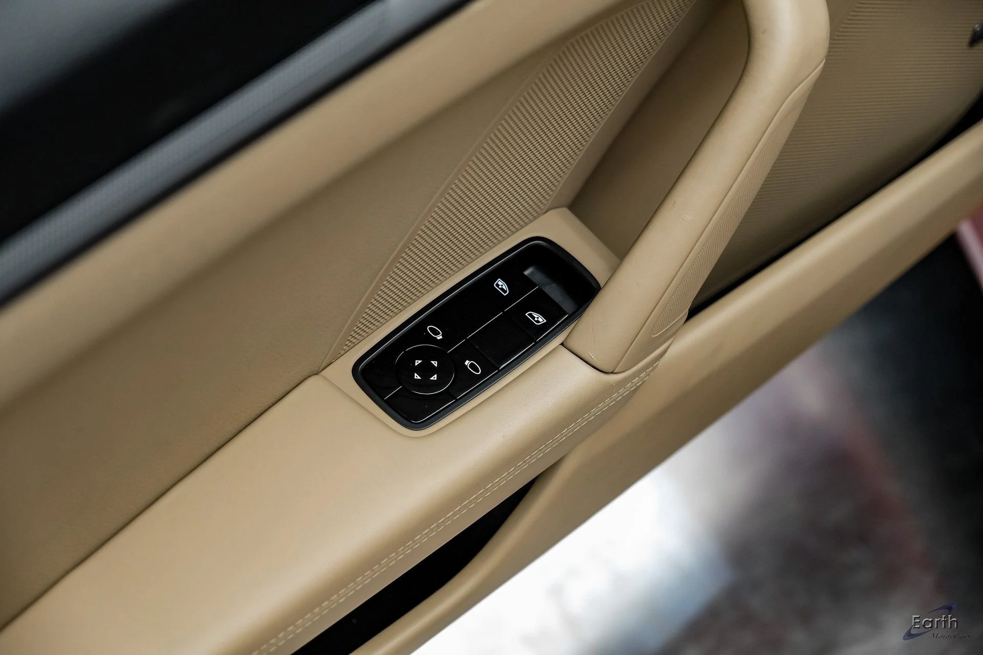 mph087_2436069206_bf1cd3551f32809a0dcca119c6ca2a9fx_adbc9d1166