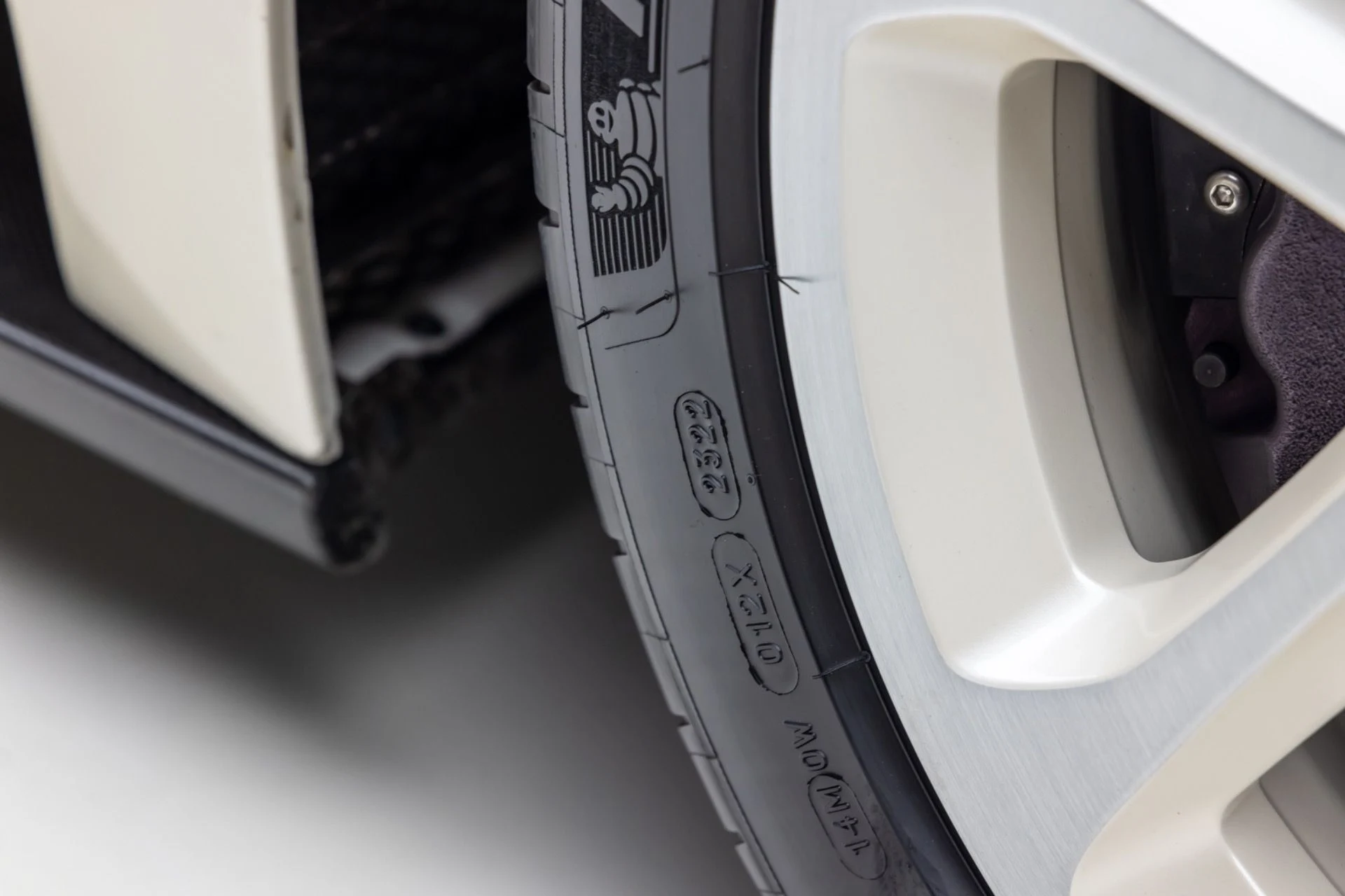 mph087_2439176206_13249_p88_l_fb2bb0e30b