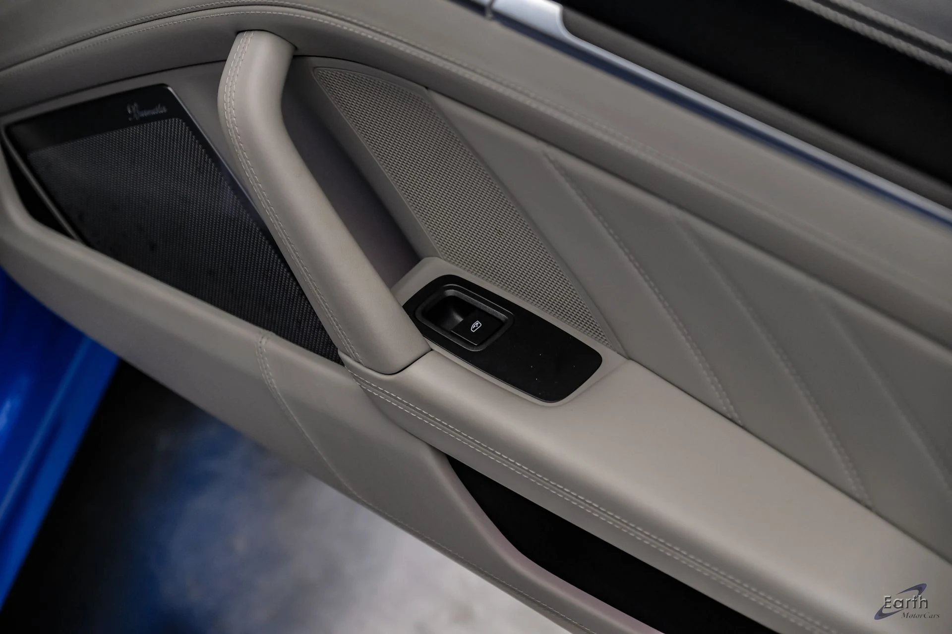 mph087_2740153698_447aae72b8fa7eeedc974d87c11d3912x_09b0127542