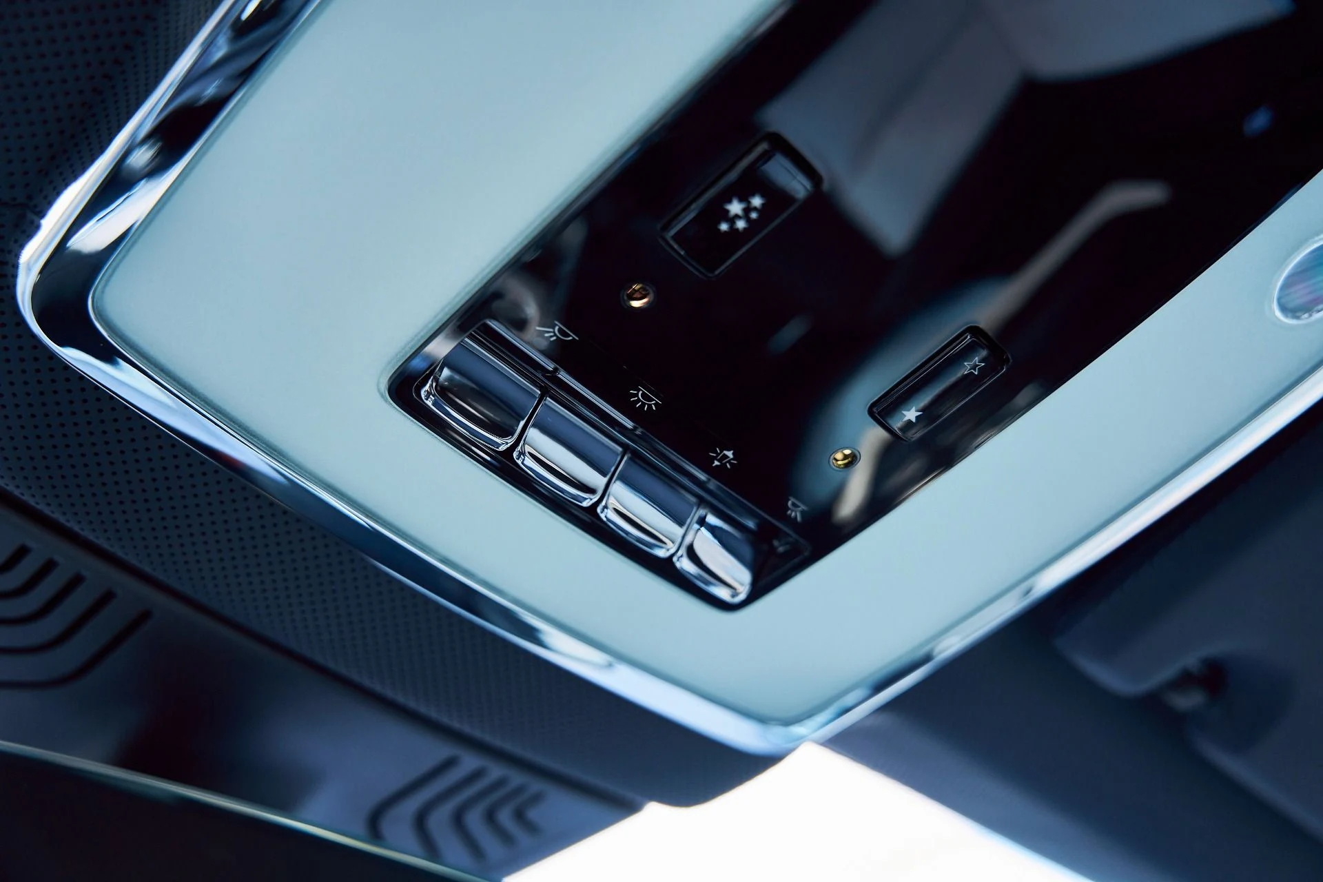 mph087_2864042107_Used_2022_Rolls_Royce_Cullinan_Base_1767400196_0cdf6cf348