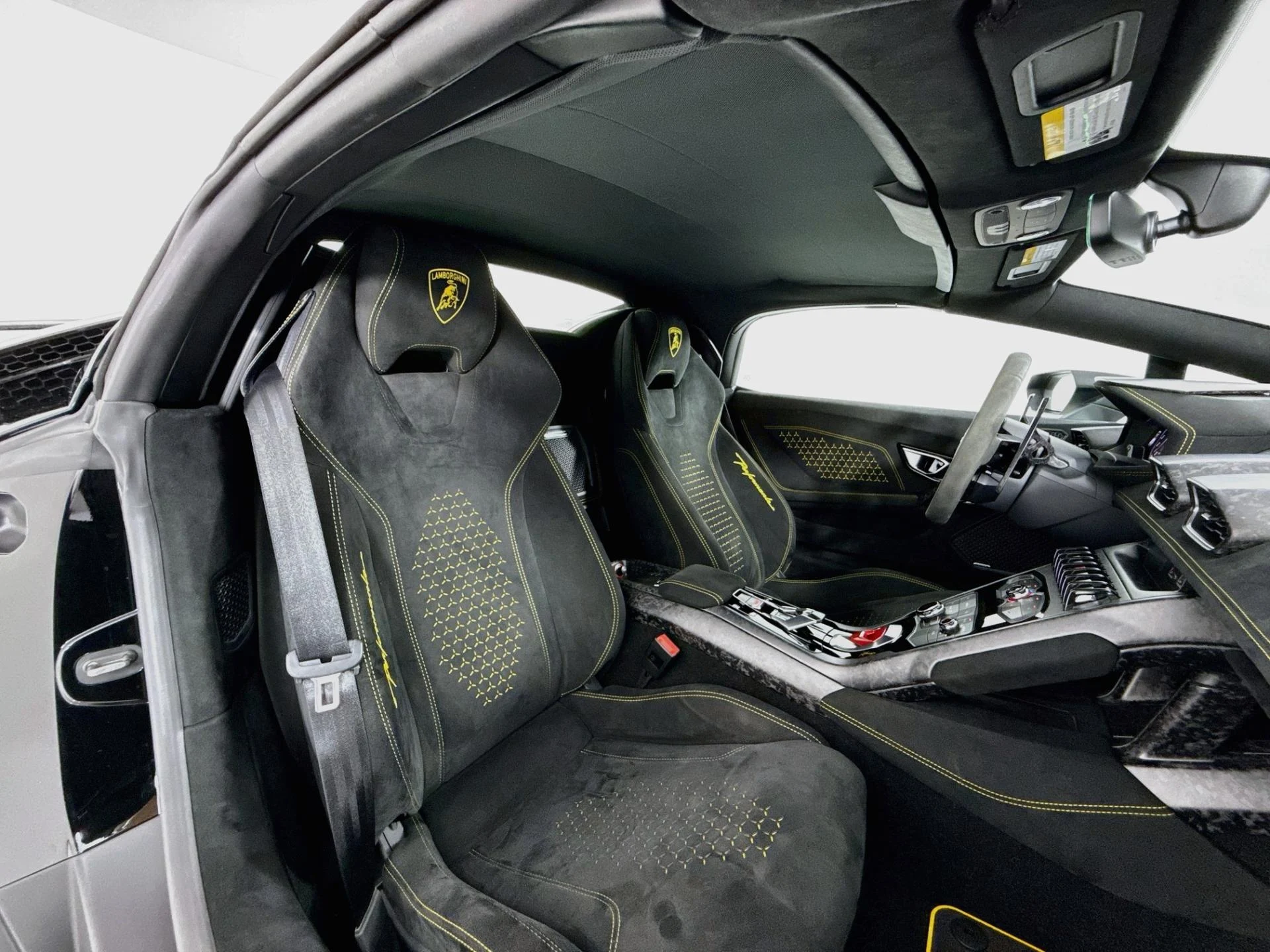 mph087_2956092825_Used_2019_Lamborghini_Huracan_Performante_Spyder_1793134400_e620c49111