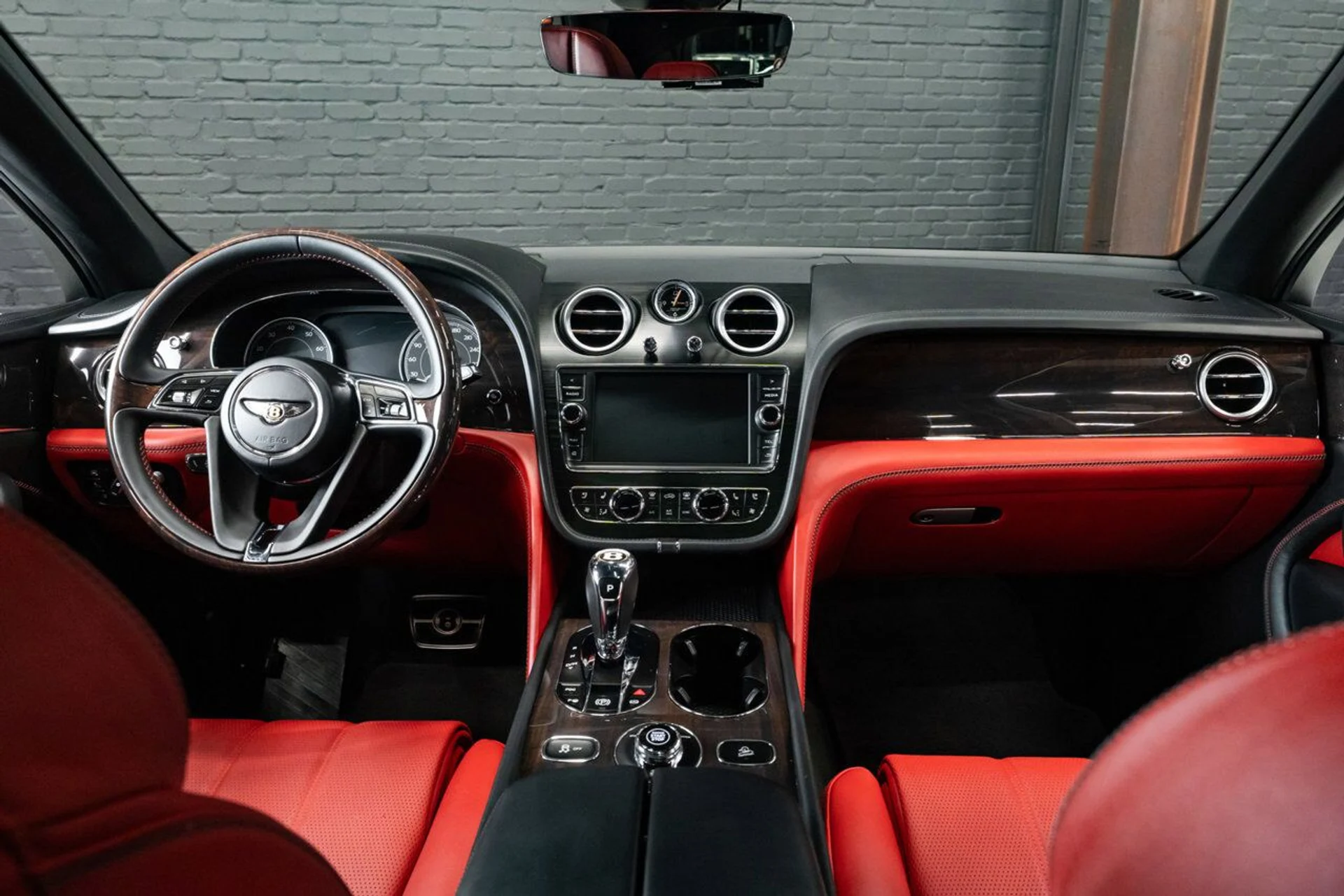 mph087_2989688310_bentley_bentayga_2019_3193bd6ad8