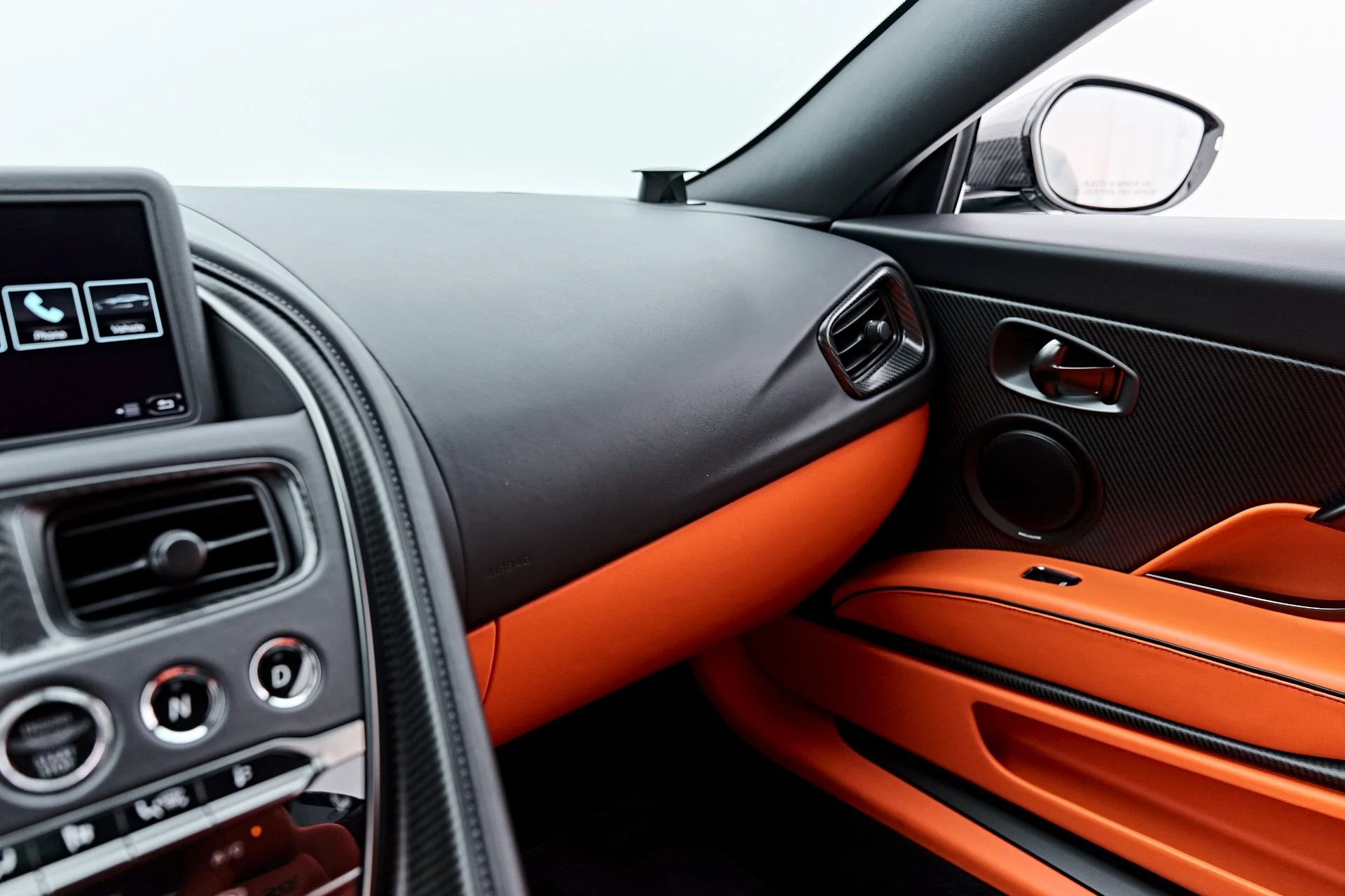 mph087_3091183951_Used_2023_Aston_Martin_DBS_Ultimate_1787789548_7e1895d123