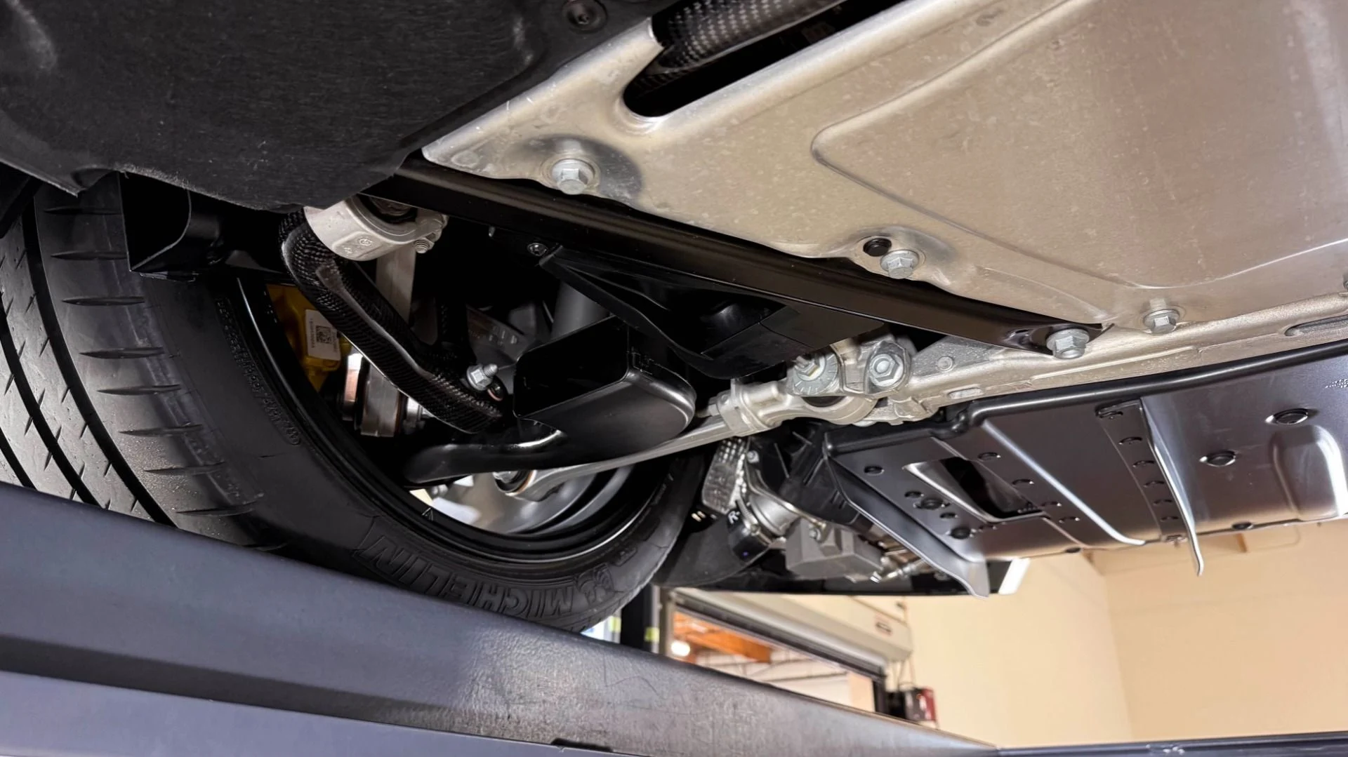 mph087_3292741962_Used_2018_Porsche_911_GT_2_RS_1762388141_be3d2b2ec3