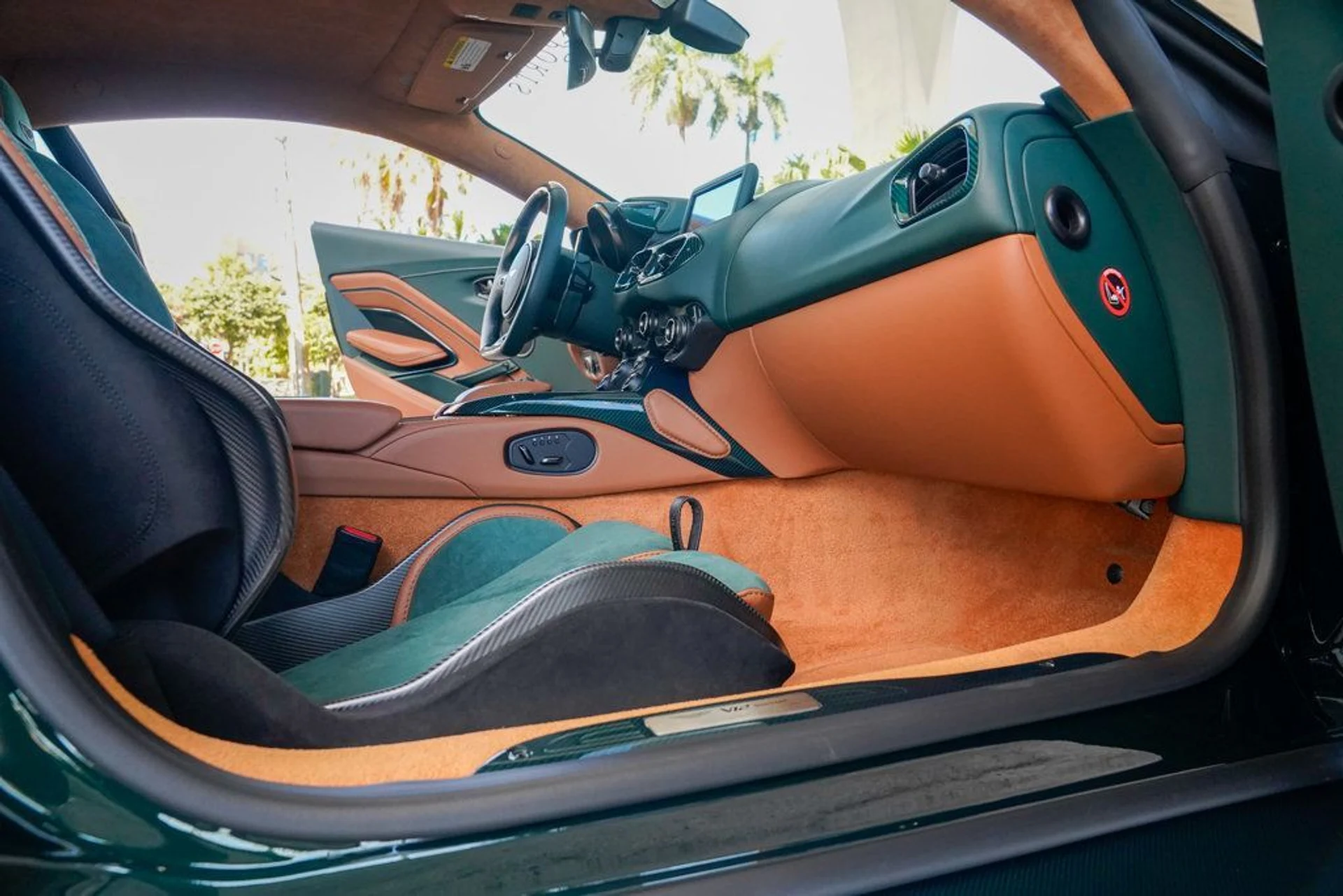 mph087_3364225519_used_2023_aston_martin_vantage_v12coupe_14354_22896697_88_1024_dd1d35aaeb