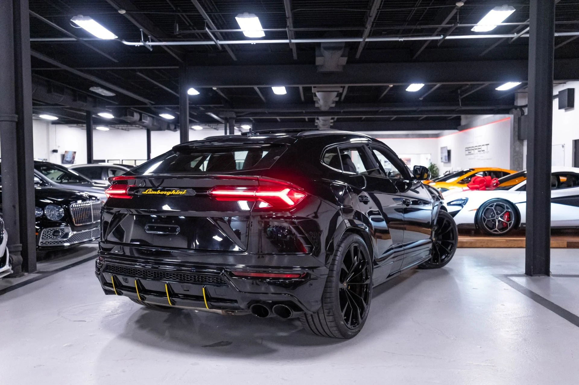 mph087_3369417830_Used_2019_Lamborghini_Urus_1786985122_e296f81e81