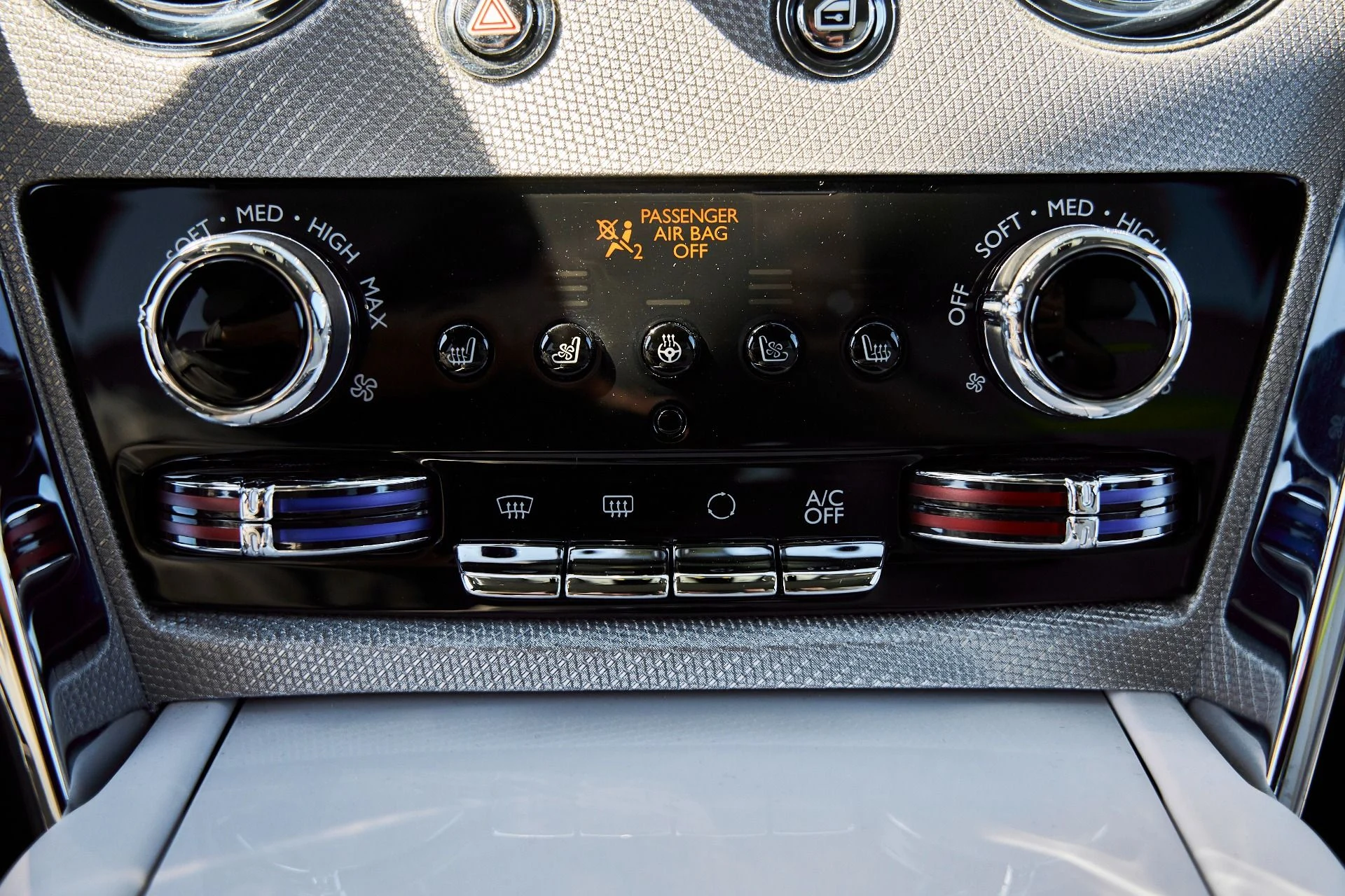 mph087_362790710_Used_2024_Rolls_Royce_Cullinan_Base_1773162701_95a7792b1a