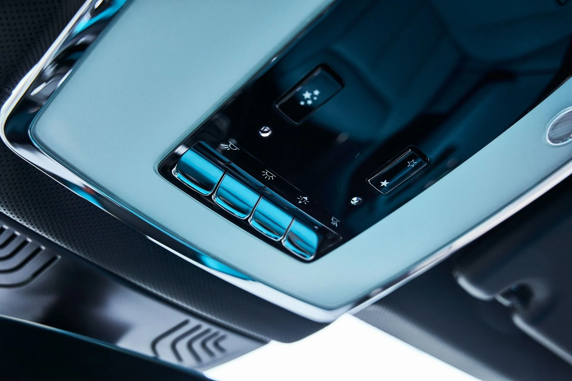 mph087_3749543010_Used_2025_Rolls_Royce_Cullinan_Black_Badge_1774912626_62f86a8a22