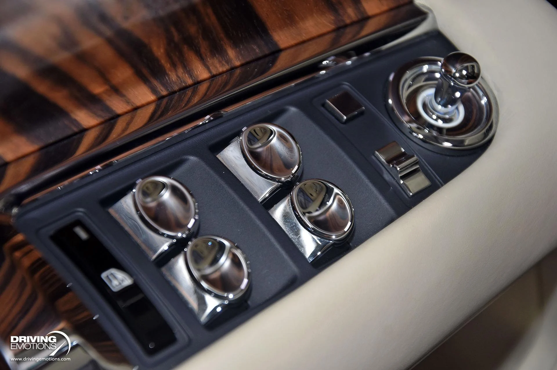 mph087_3802150444_883_p88_l_8e7b783e79