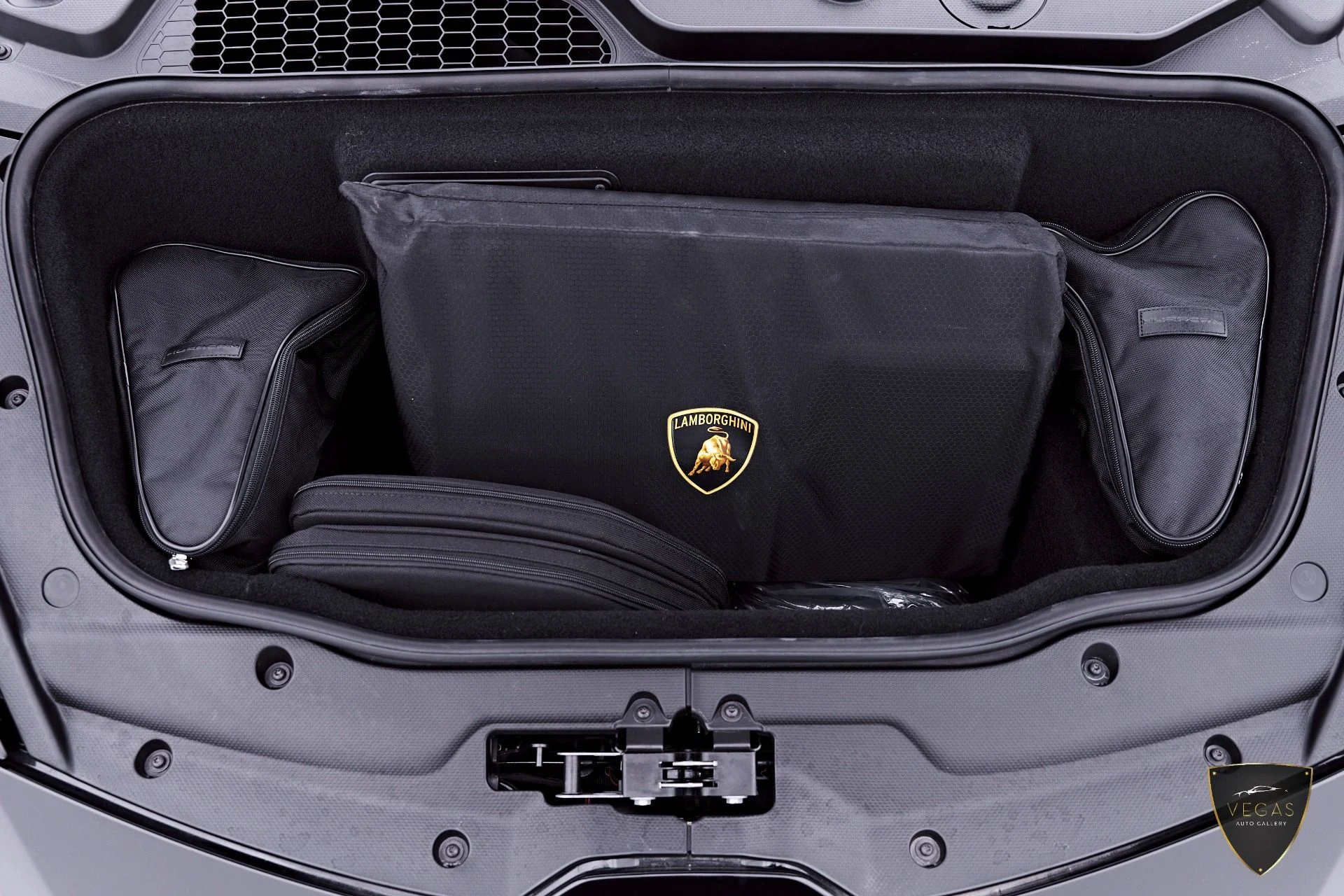 mph087_4100336104_Used_2024_Lamborghini_Huracan_EVO_Base_1783505234_a0e13f872f