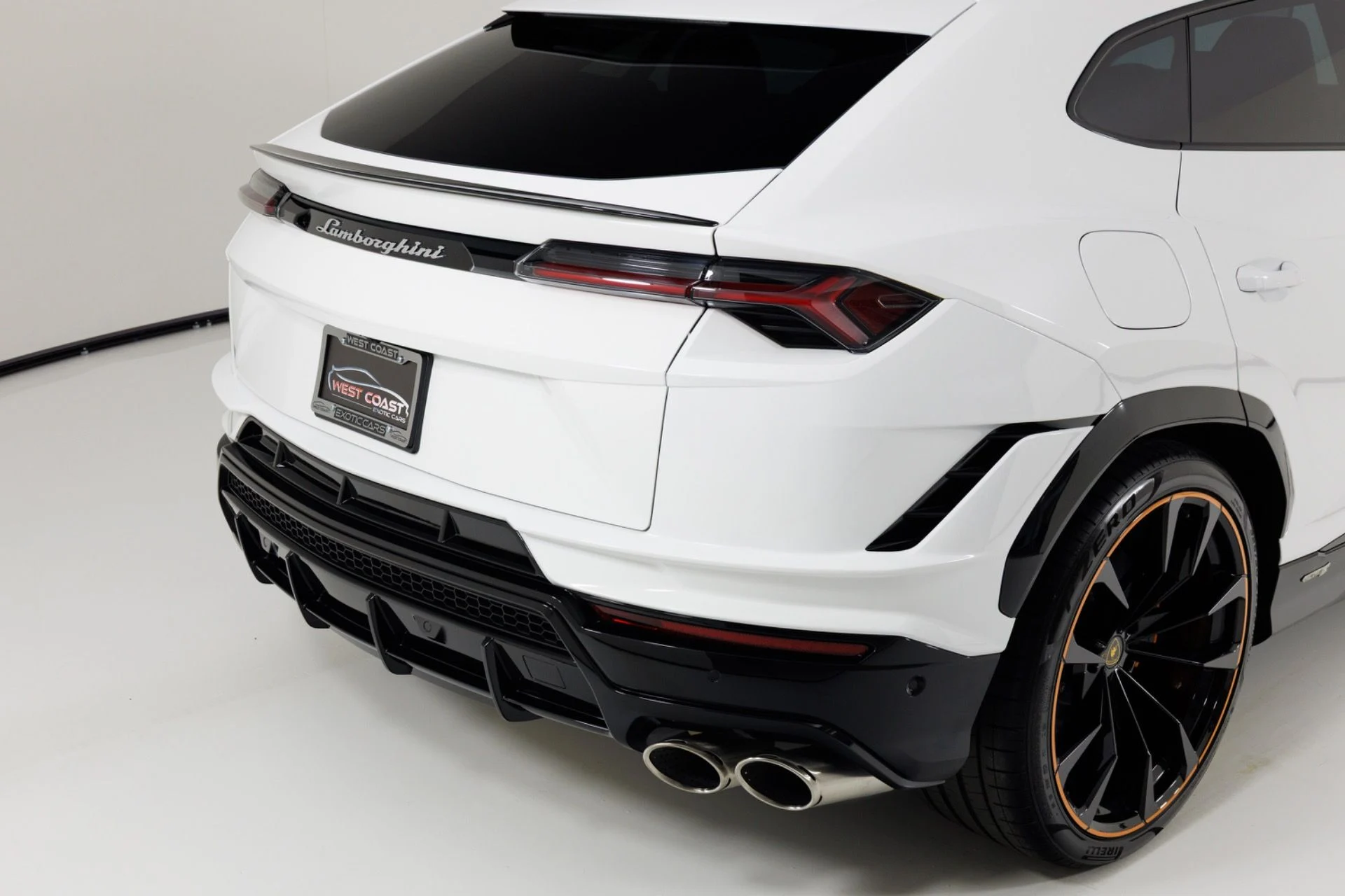 mph087_4155454283_Used_2024_Lamborghini_Urus_S_1775674860_7ad707c074