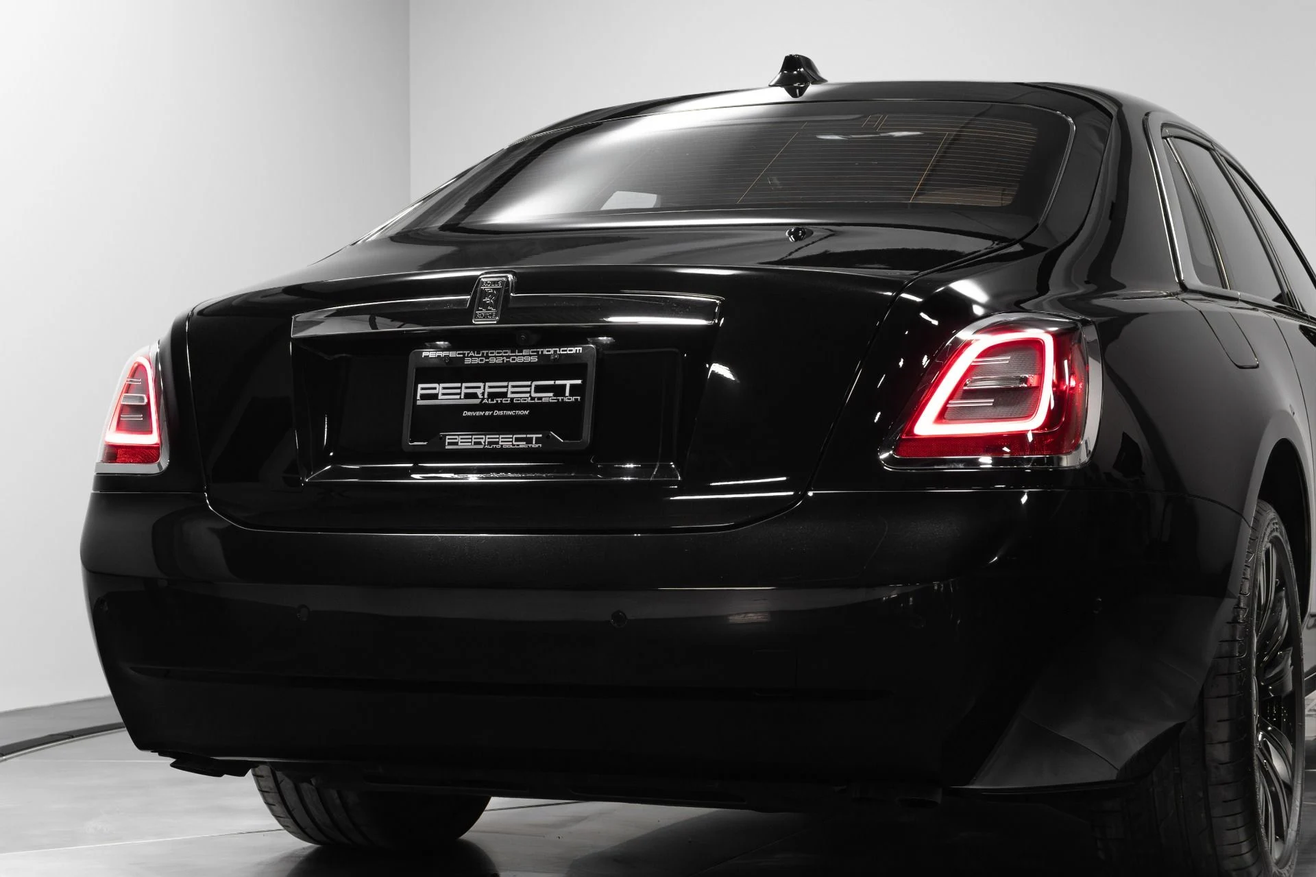 mph087_506049513_Used_2022_Rolls_Royce_Ghost_1767138760_5e37d31255