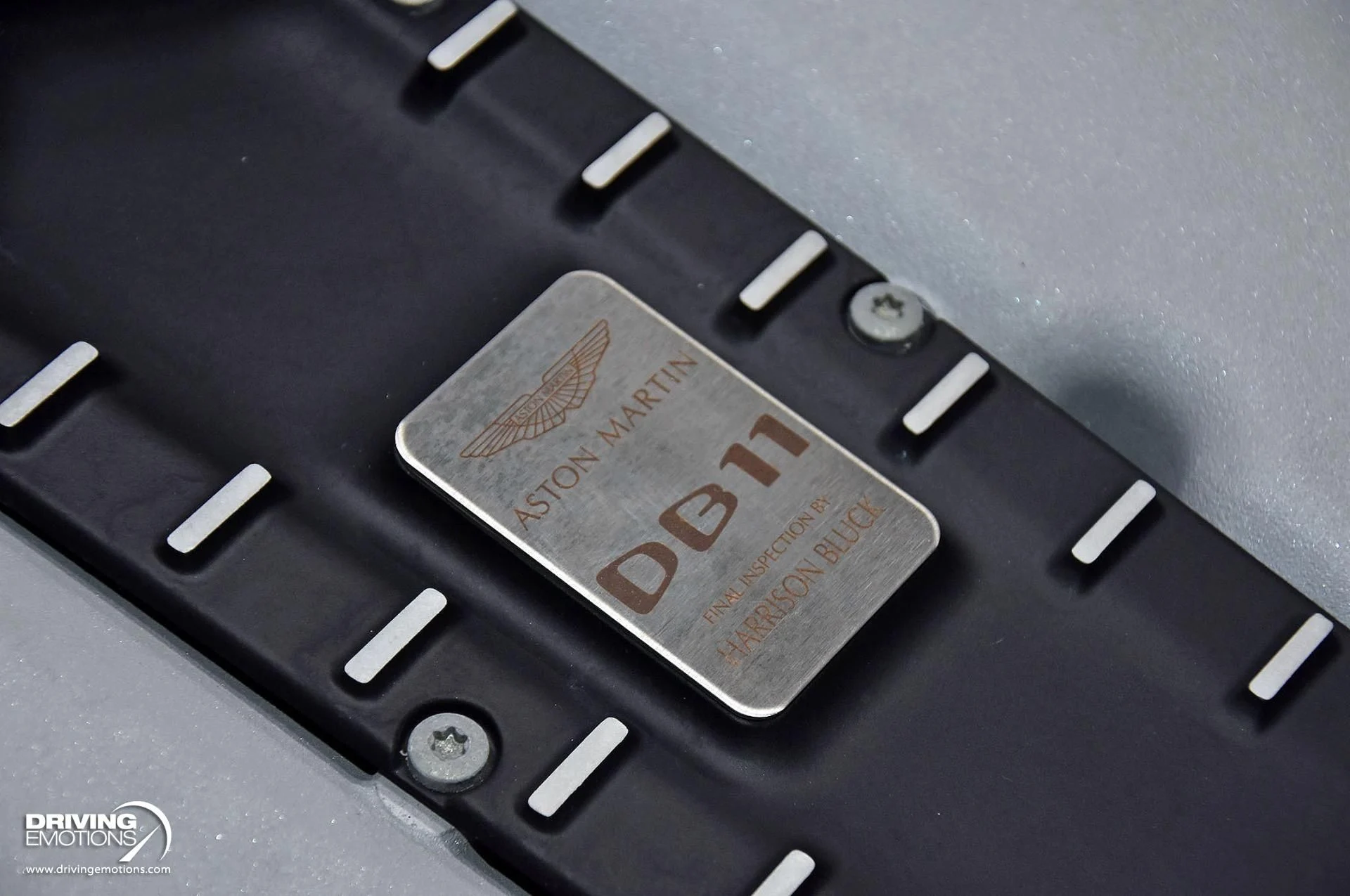 mph087_885230155_861_p88_l_6495ebd5fa