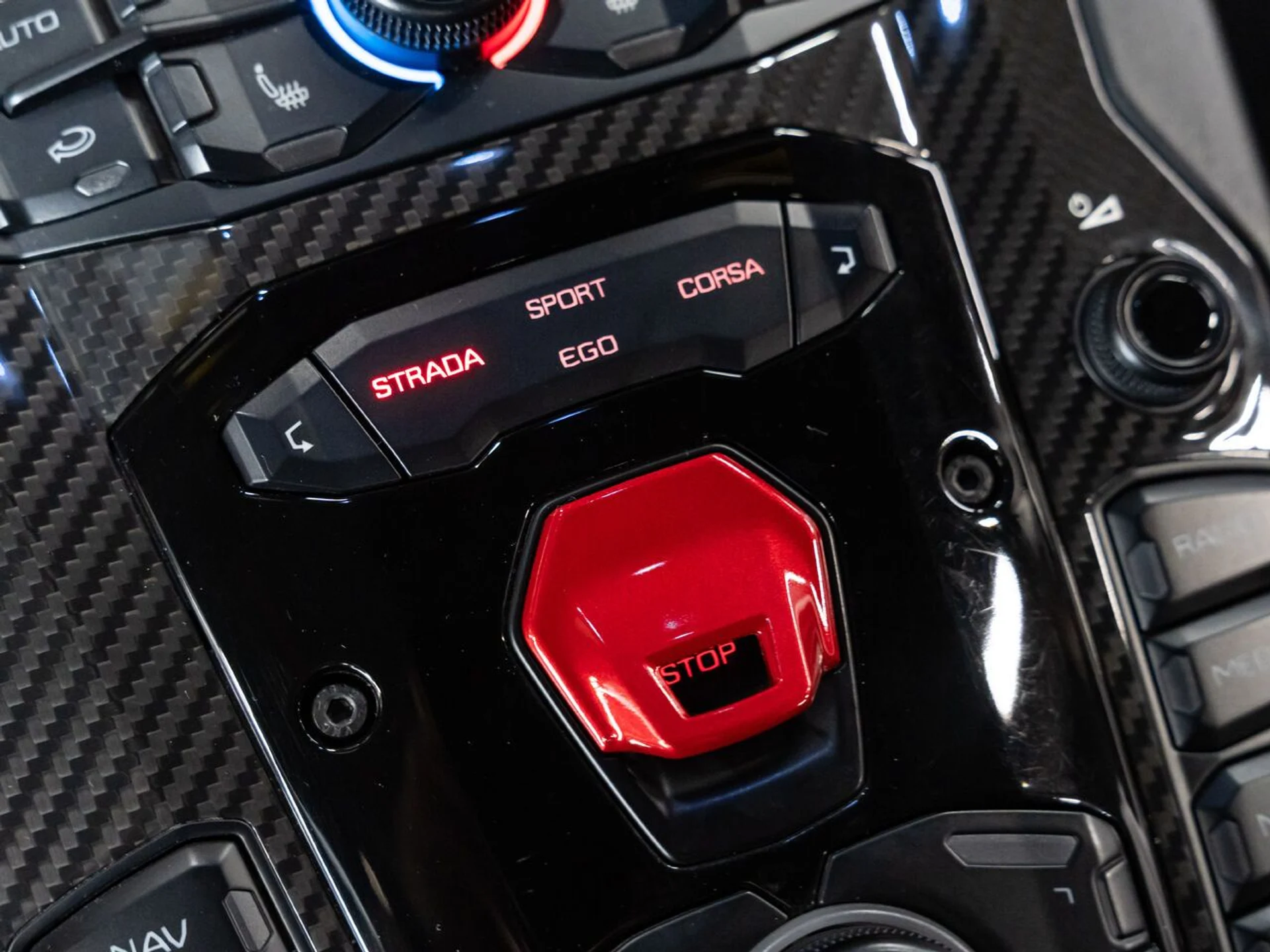 mph088_1118383843_lamborghini_aventador_2017_0c721dc8f2