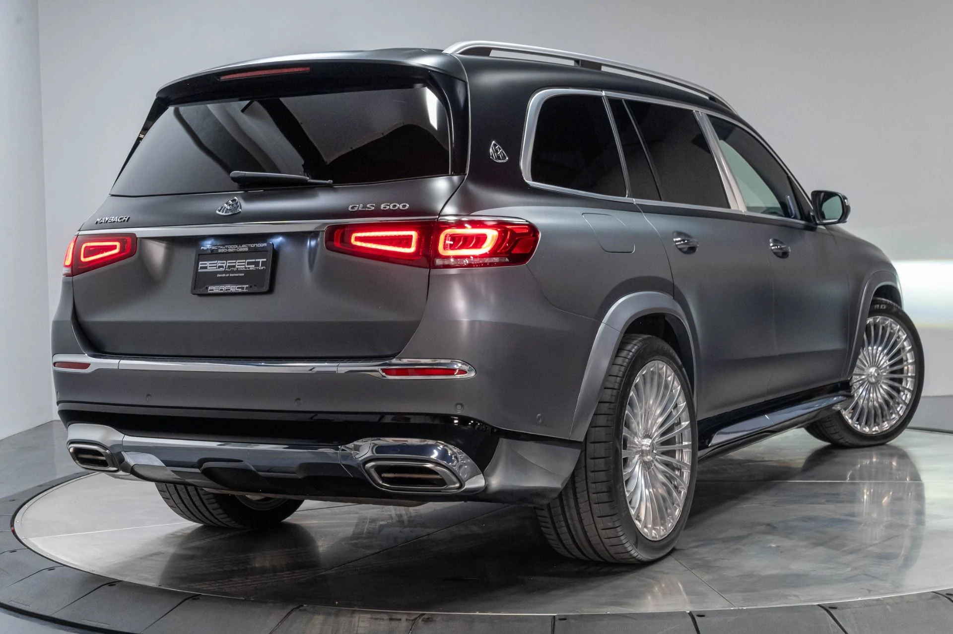 mph088_1567666650_Used_2022_Mercedes_Benz_GLS_Maybach_GLS_600_4_MATIC_1784906738_1a99165c22