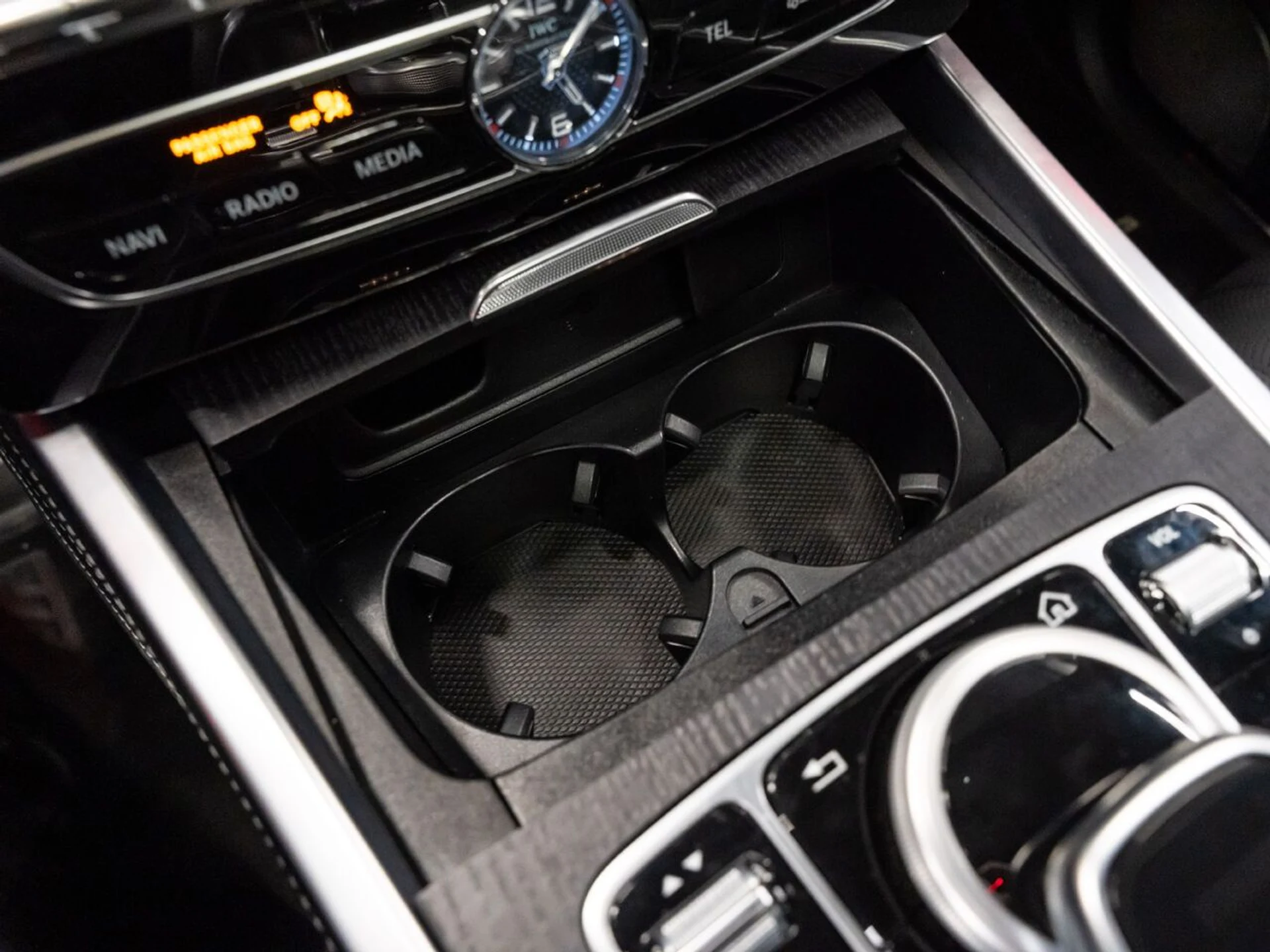 mph088_1719021040_mercedes_benz_g_class_2021_020b5d65d7