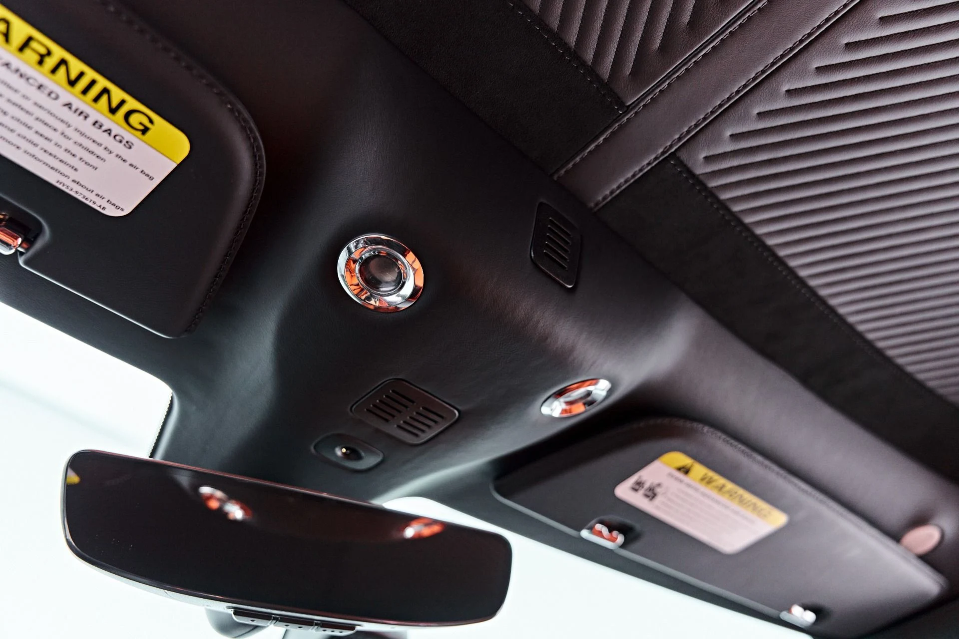 mph088_1746204915_Used_2023_Aston_Martin_DBS_Ultimate_1787789550_da32e11403