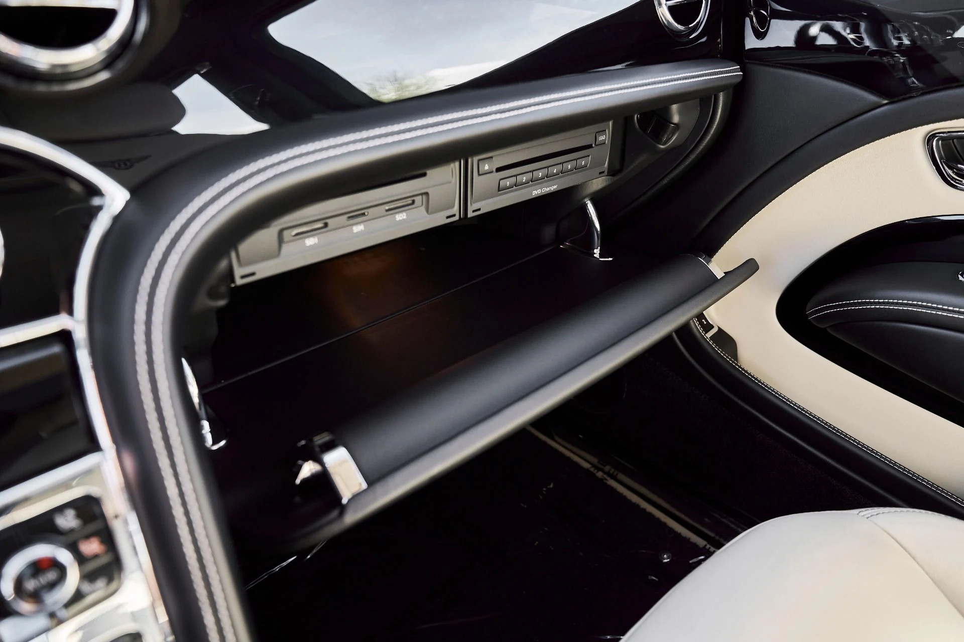 mph088_175513715_Used_2019_Bentley_Mulsanne_Base_1773861501_5043f21a7a