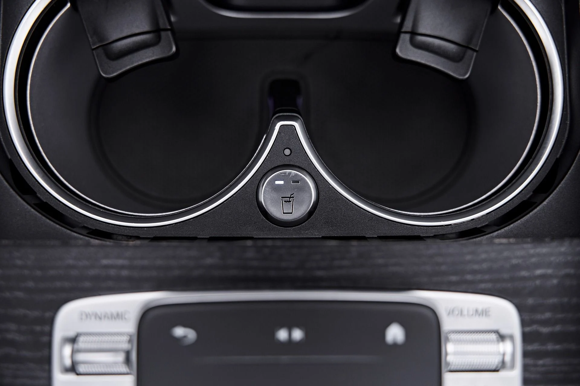 mph088_1893173385_Used_2023_Mercedes_Benz_GLS_Maybach_GLS_600_1789174660_4fb61d82a5