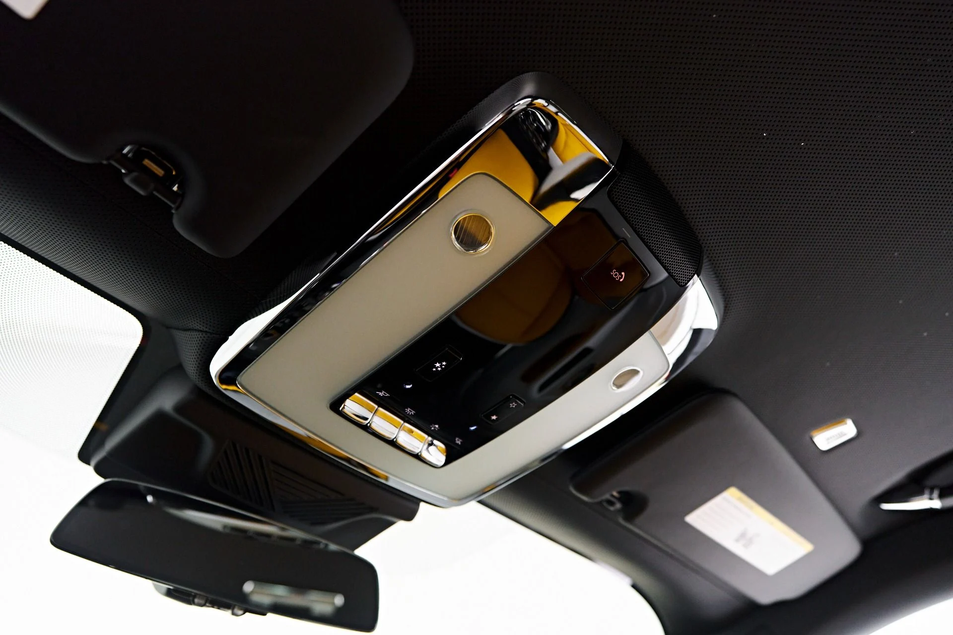 mph088_1909596915_Used_2025_Rolls_Royce_Spectre_Base_1753213338_ca25322348