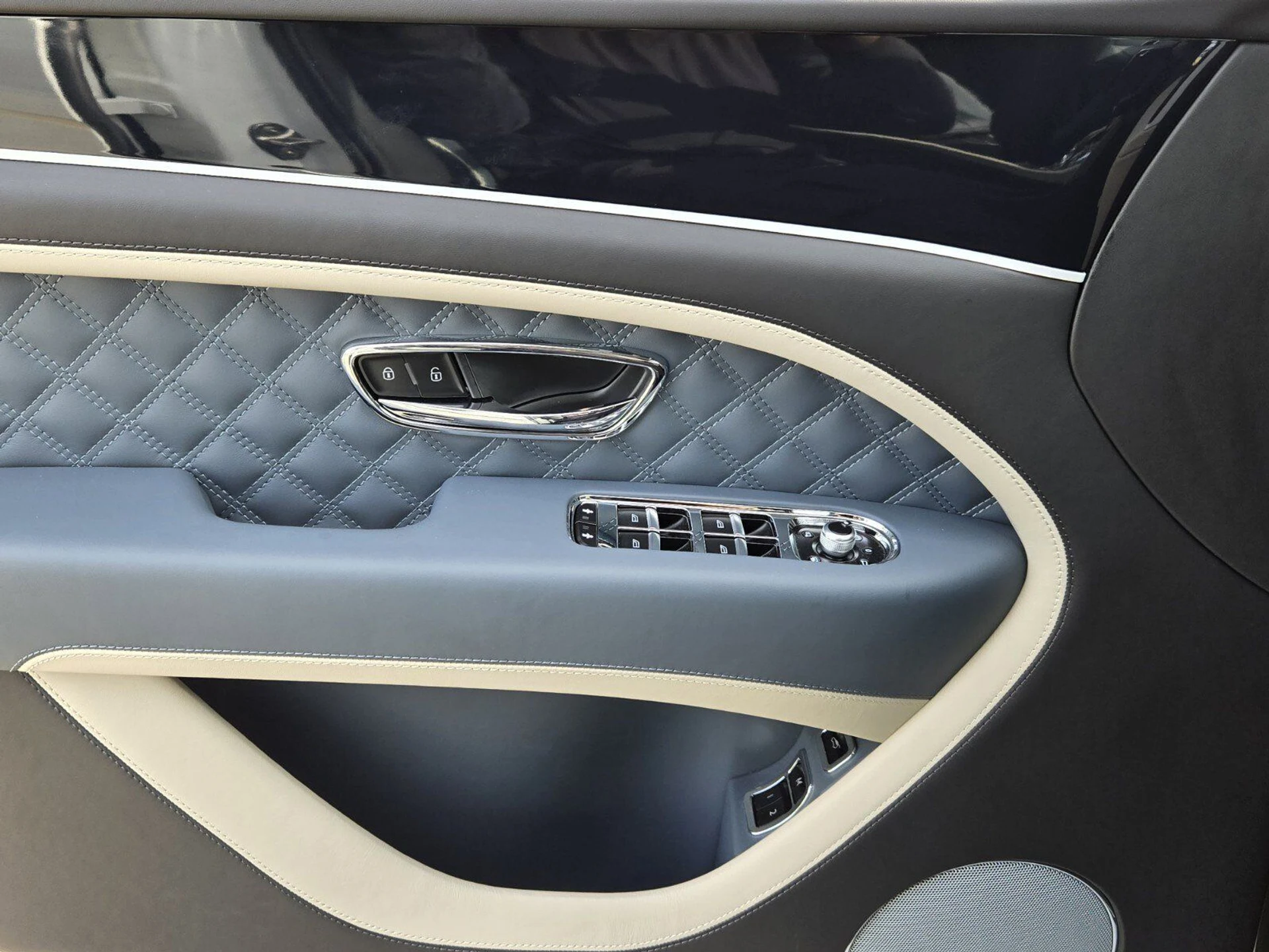 mph088_1937770916_e4010b84668dec7f5c58da488df76182x_19d11016ea