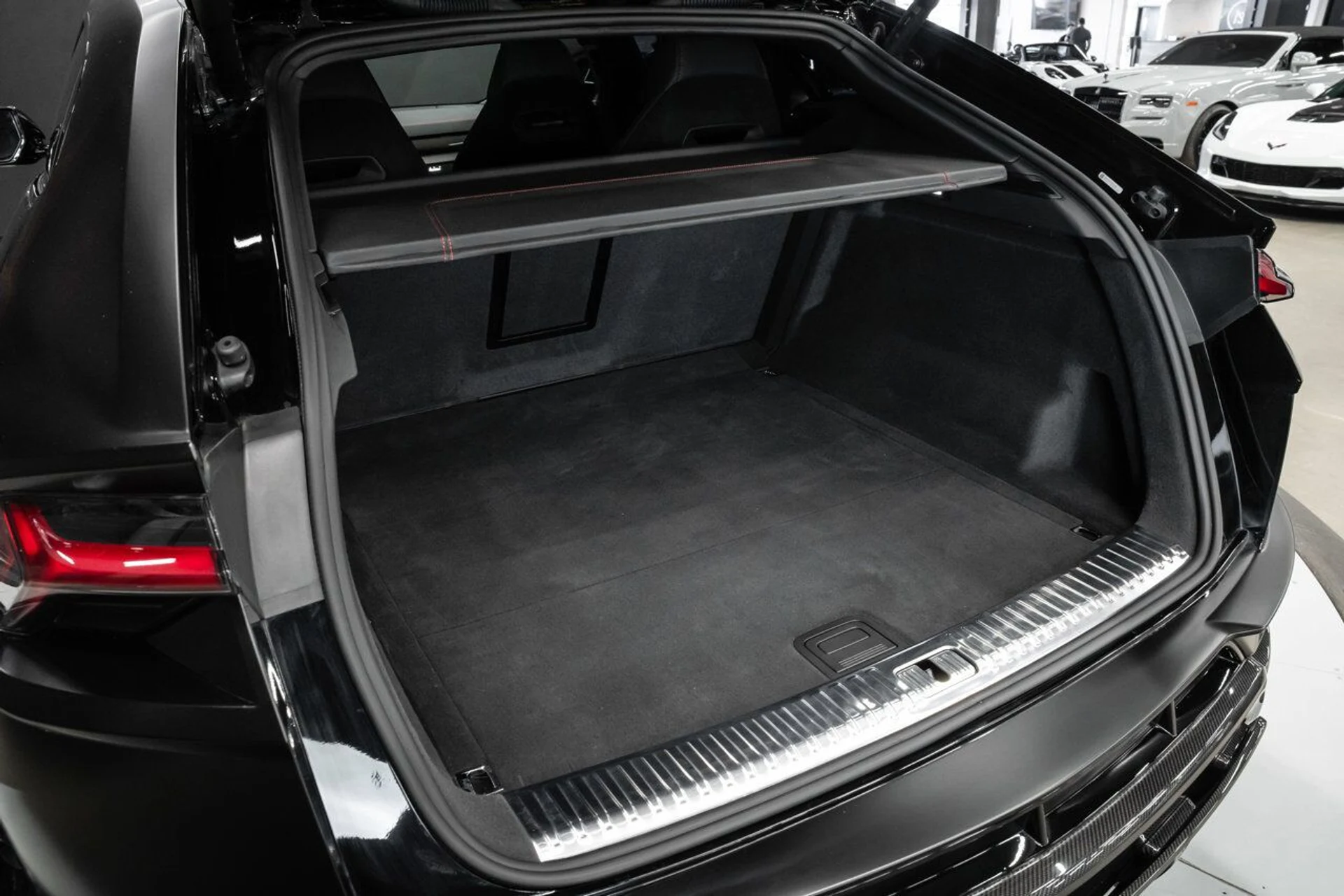 mph088_1948565795_lamborghini_urus_2023_96c08fcfec